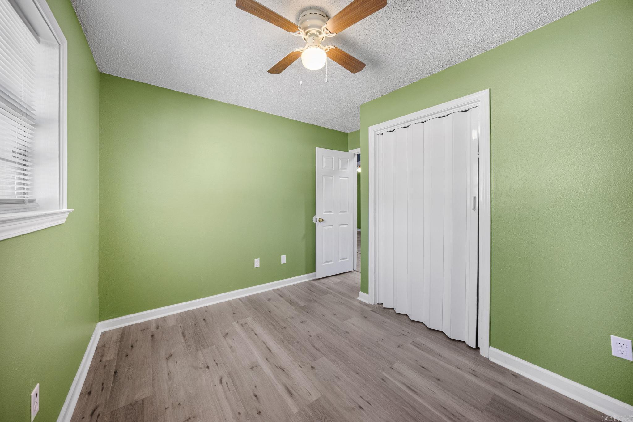 1009 W 52nd Street Property Photo 15