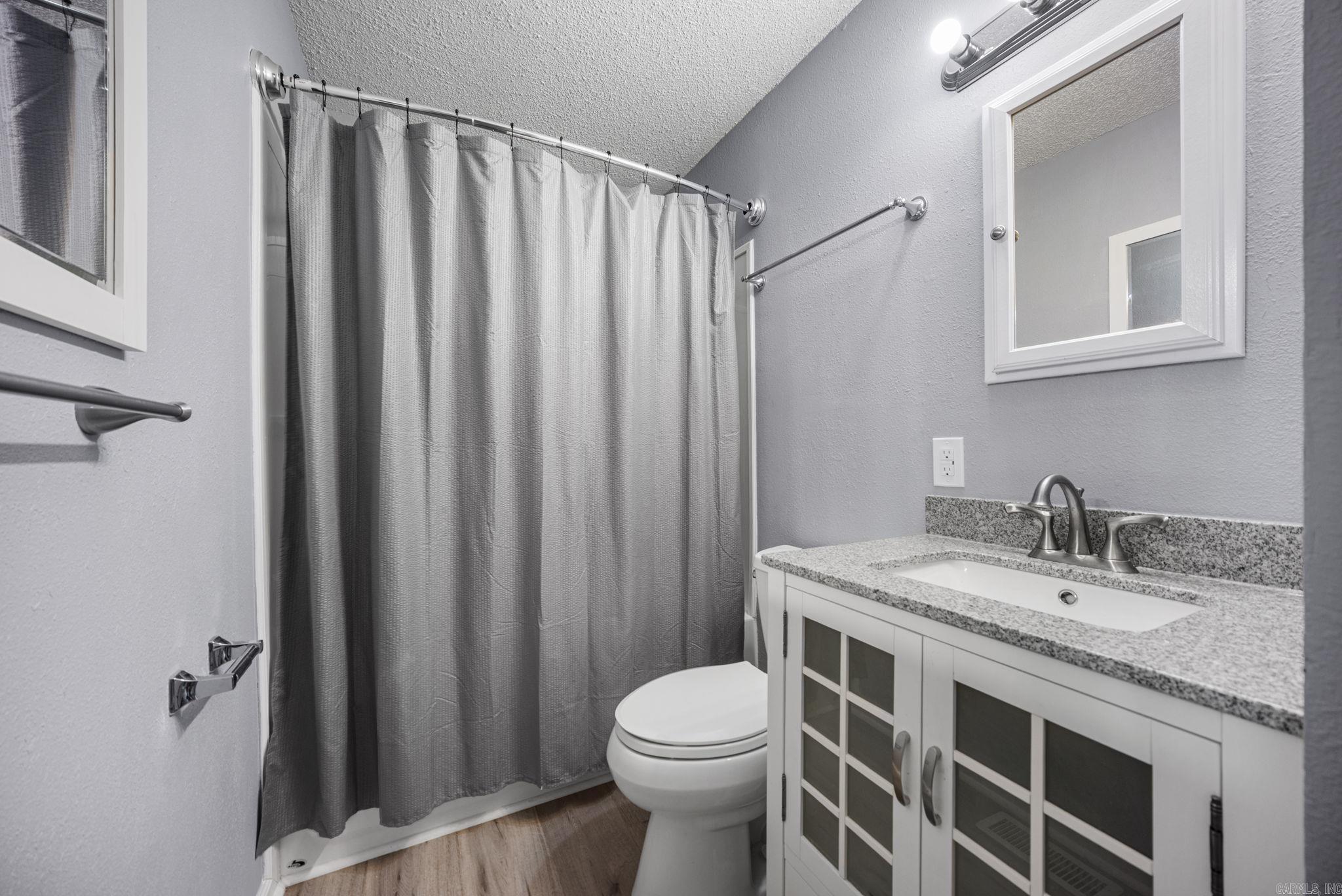1009 W 52nd Street Property Photo 18