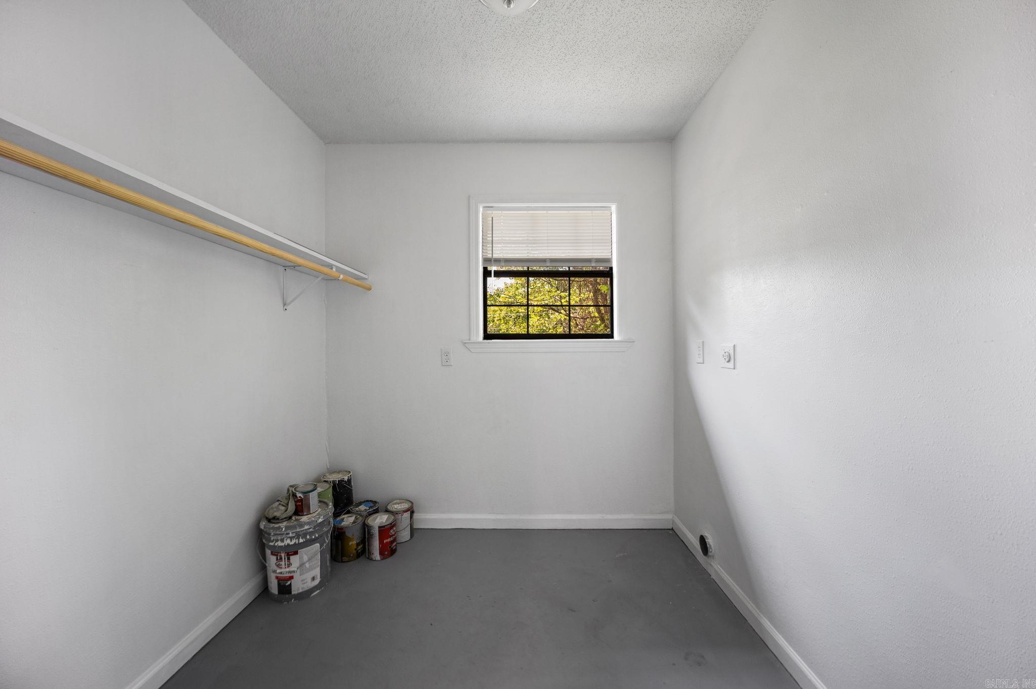 1009 W 52nd Street Property Photo 25