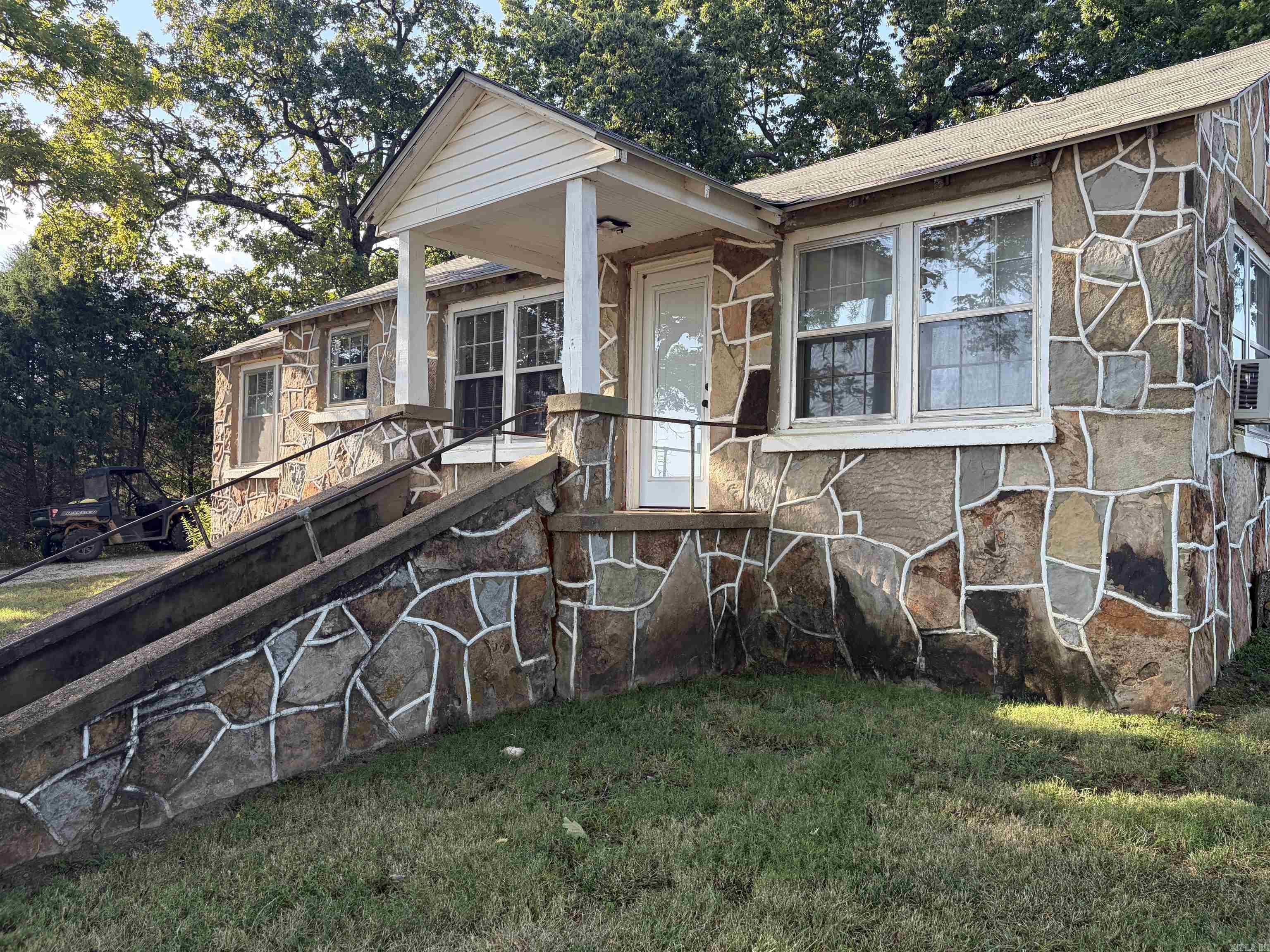 8951 Mount Calm Road Property Photo 1