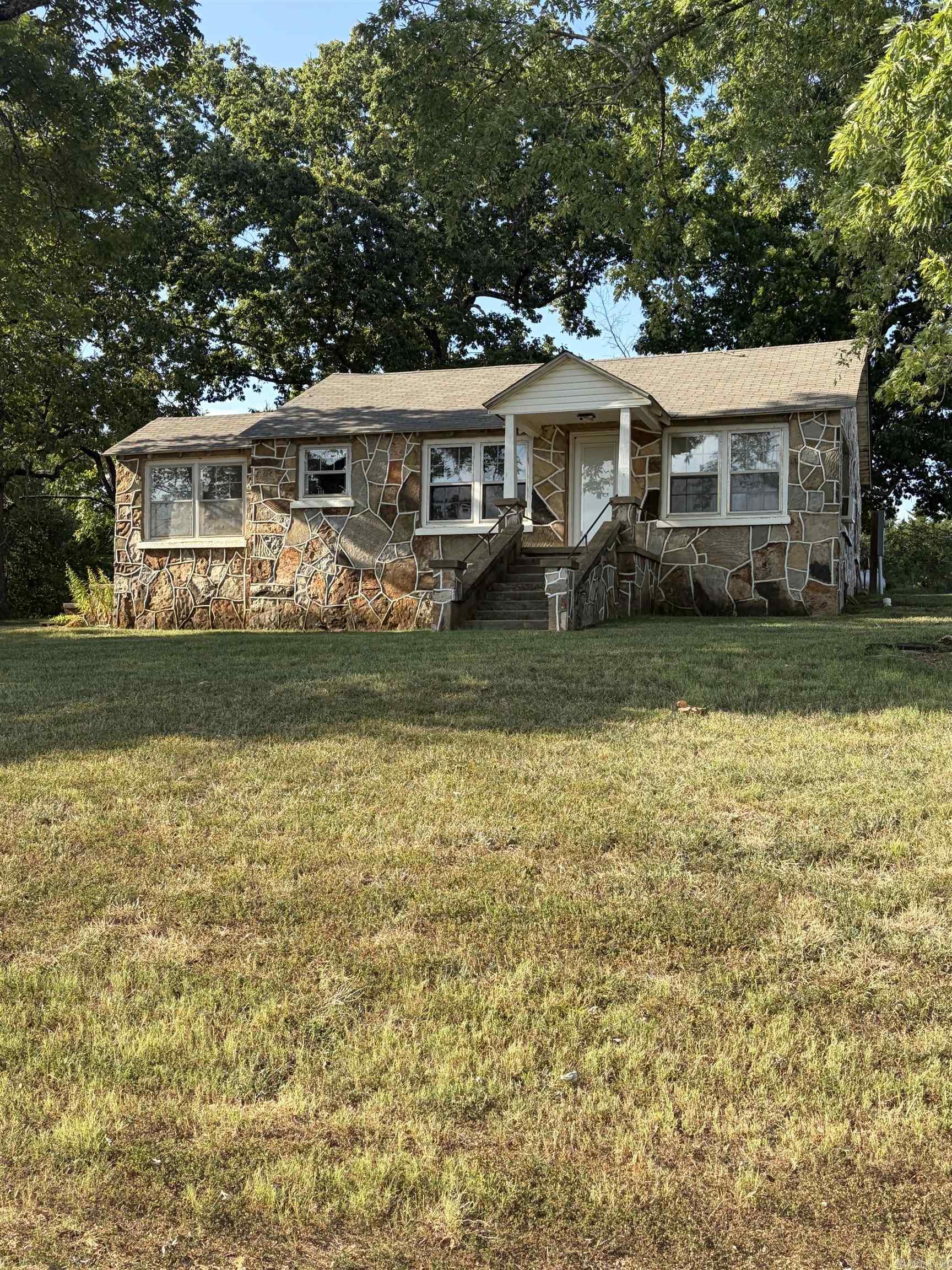 8951 Mount Calm Road Property Photo 2
