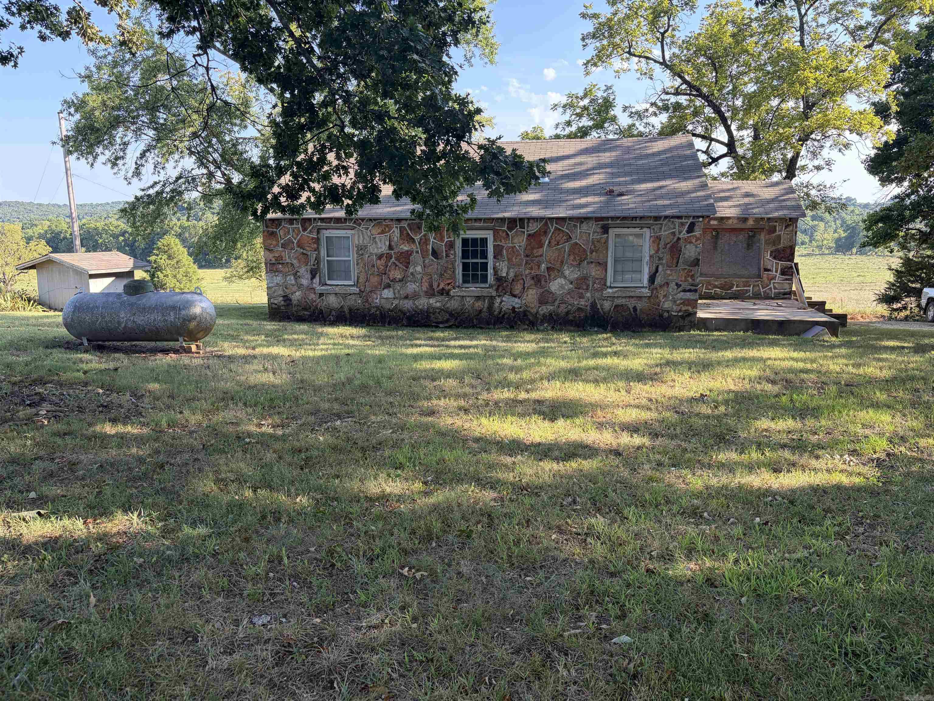 8951 Mount Calm Road Property Photo 5