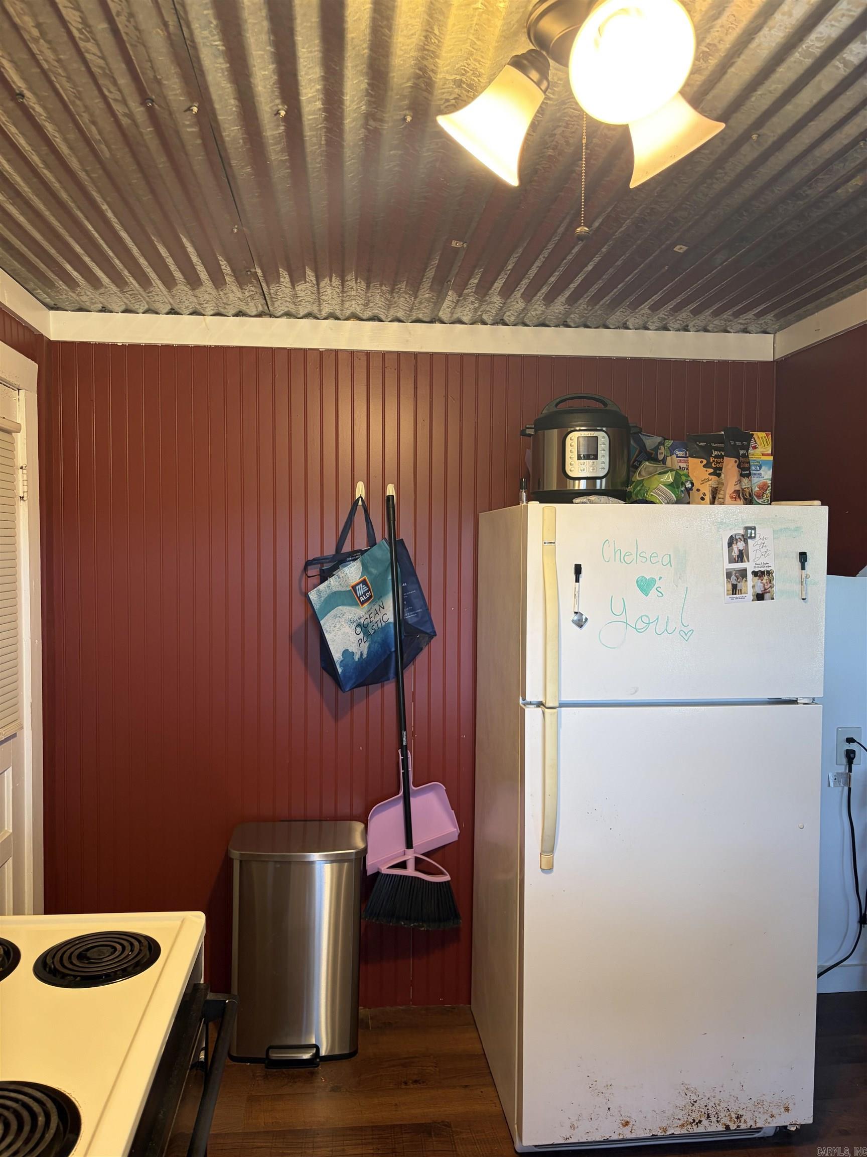 8951 Mount Calm Road Property Photo 11