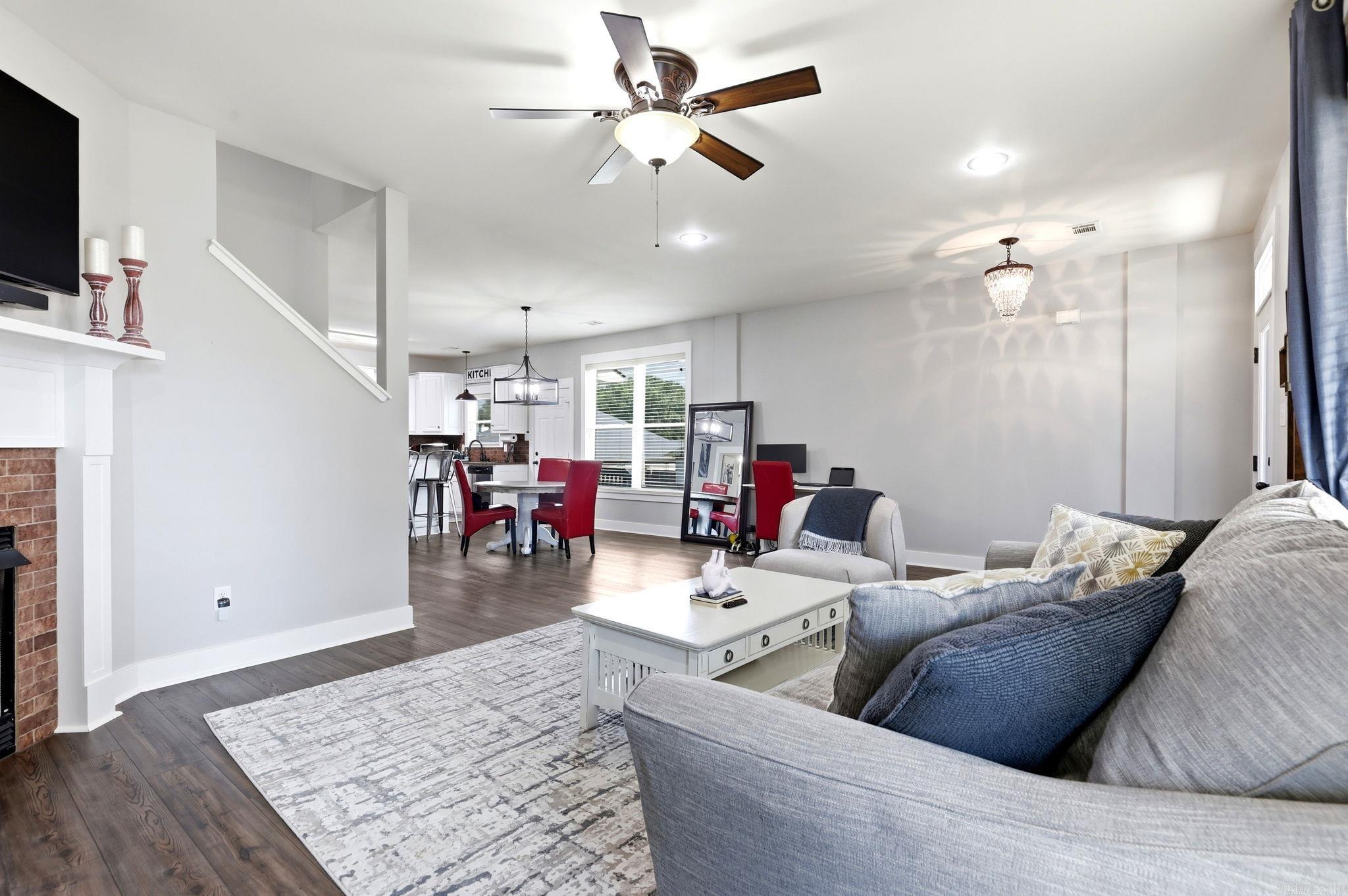 8 Regents Park Property Photo 8