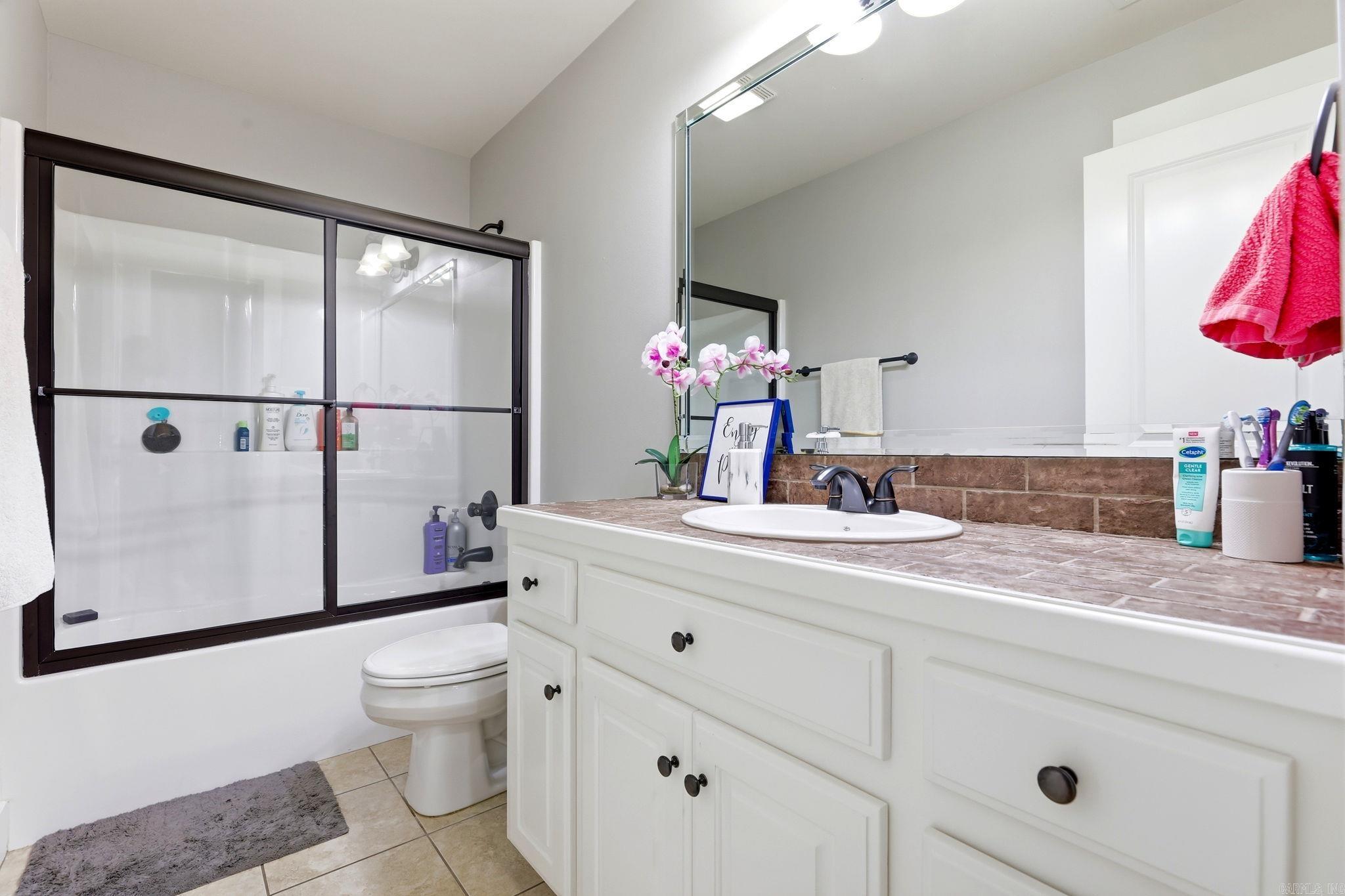 8 Regents Park Property Photo 17