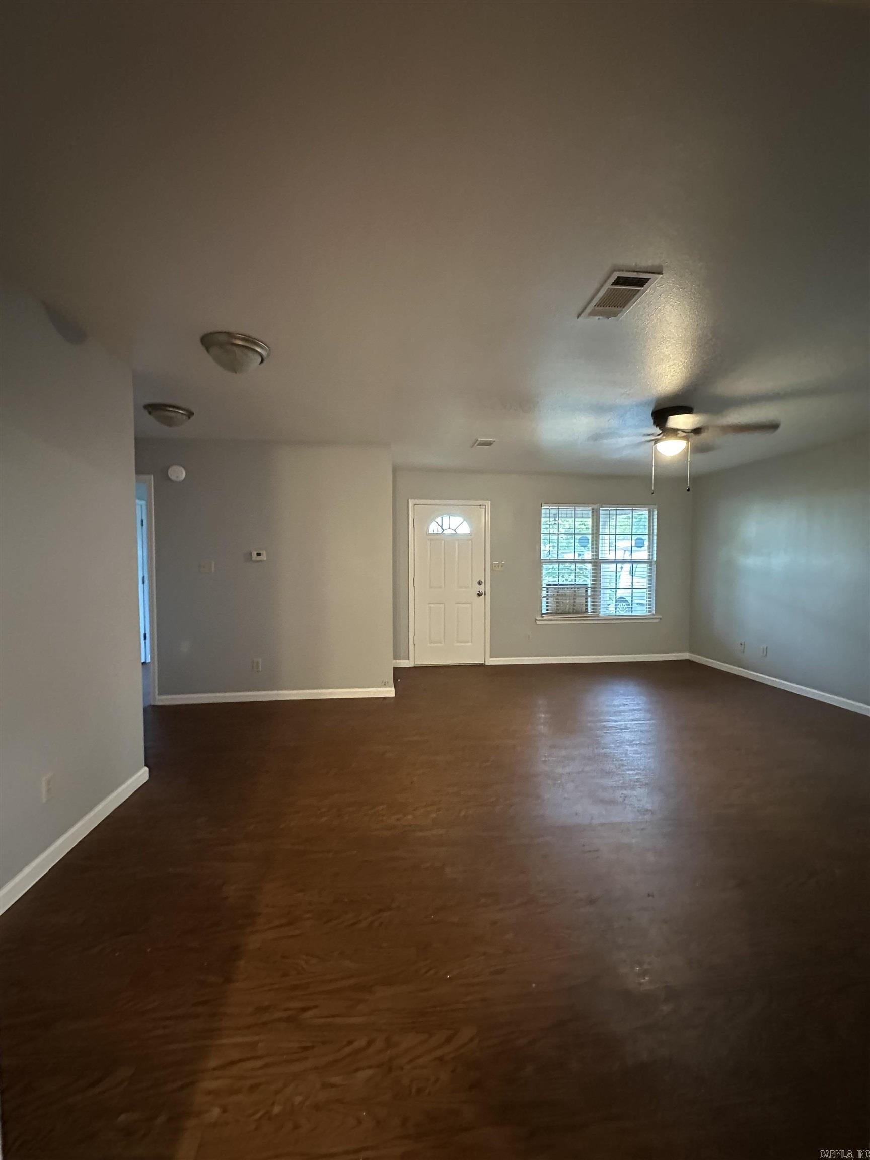 412 E 3rd Property Photo 3