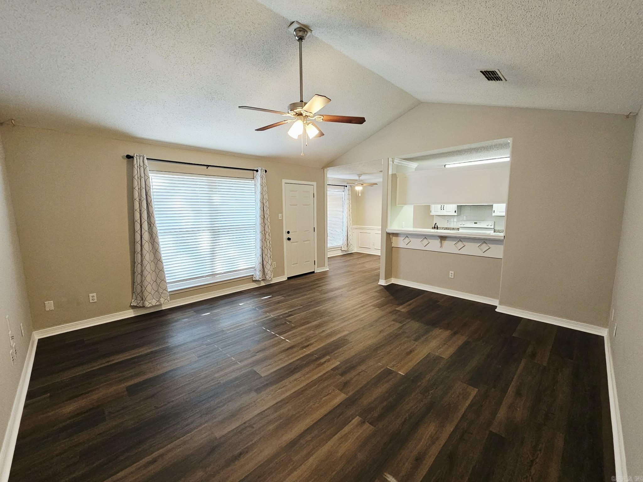 24 Windwood Cove Property Photo 8