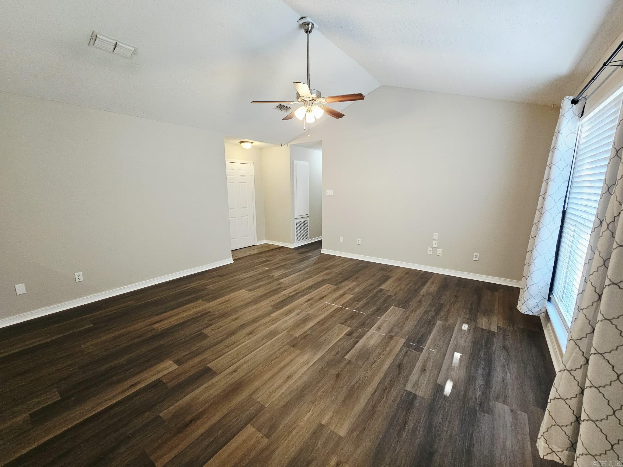 24 Windwood Cove Property Photo 9