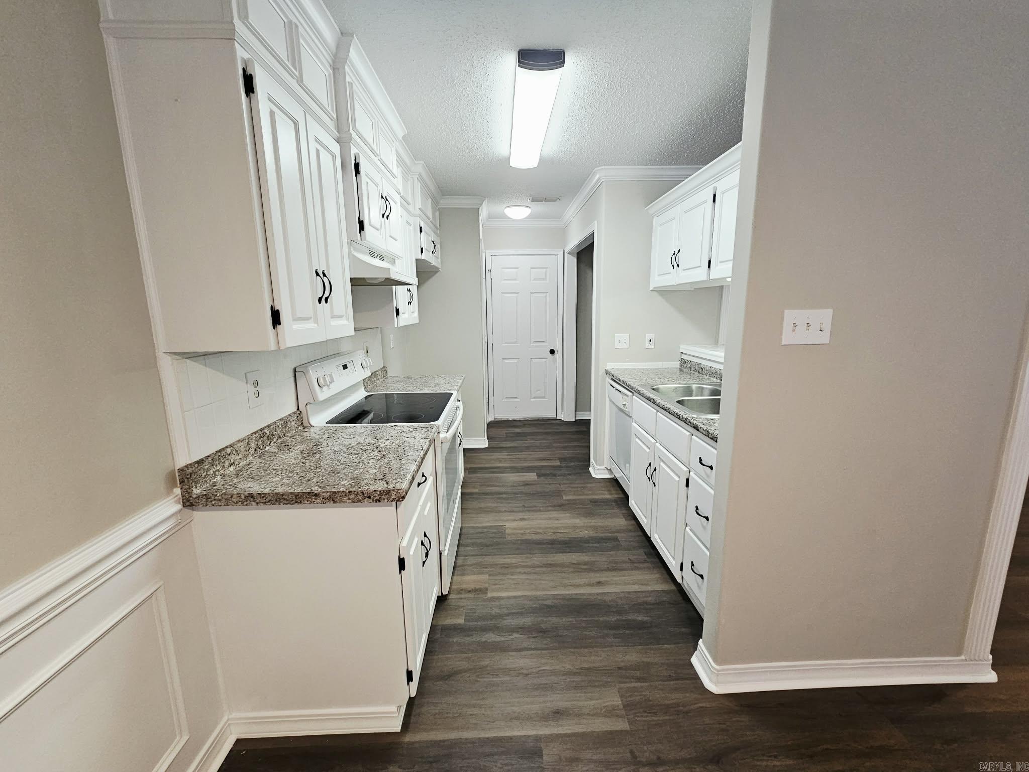 24 Windwood Cove Property Photo 12