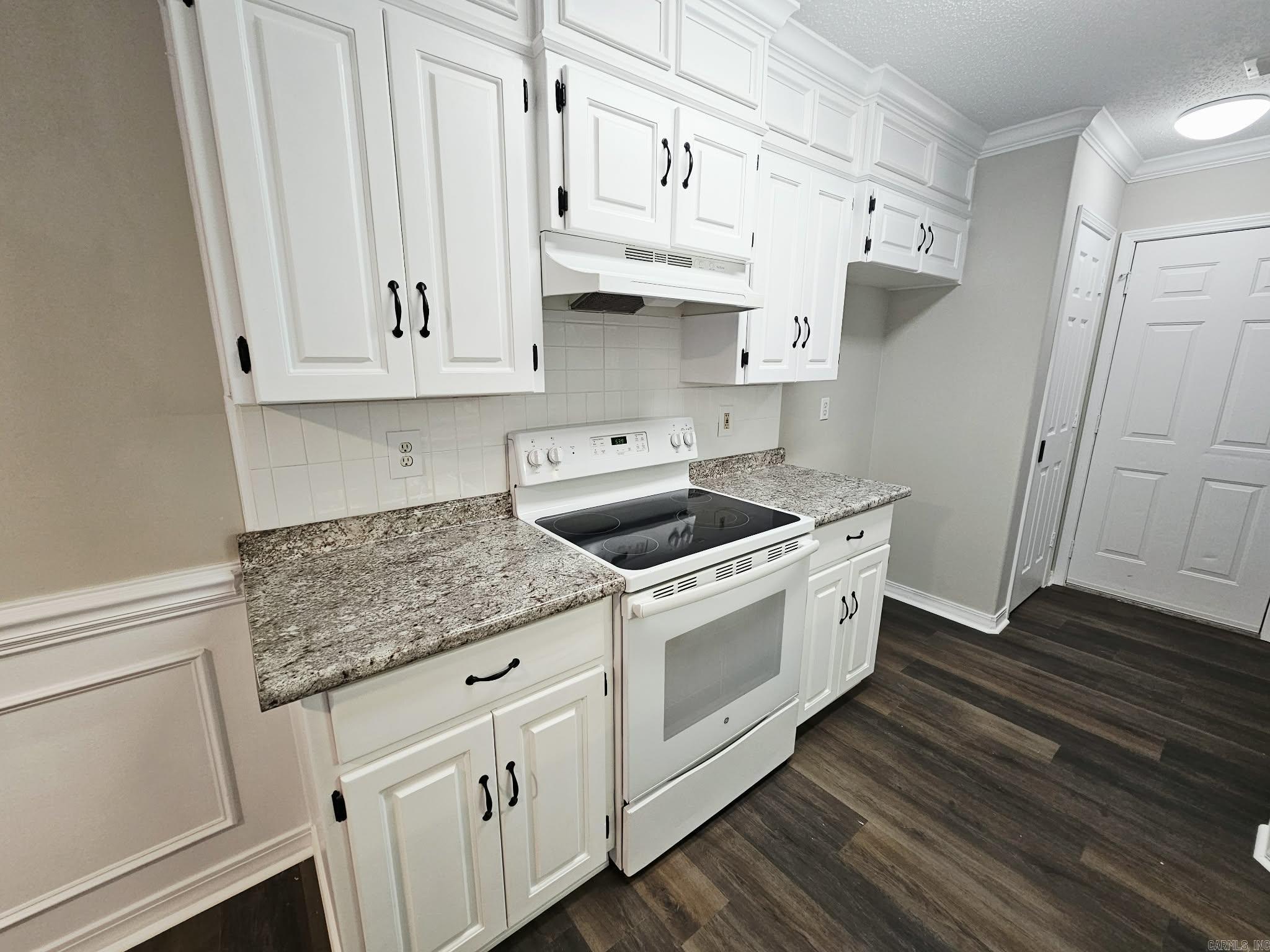 24 Windwood Cove Property Photo 13