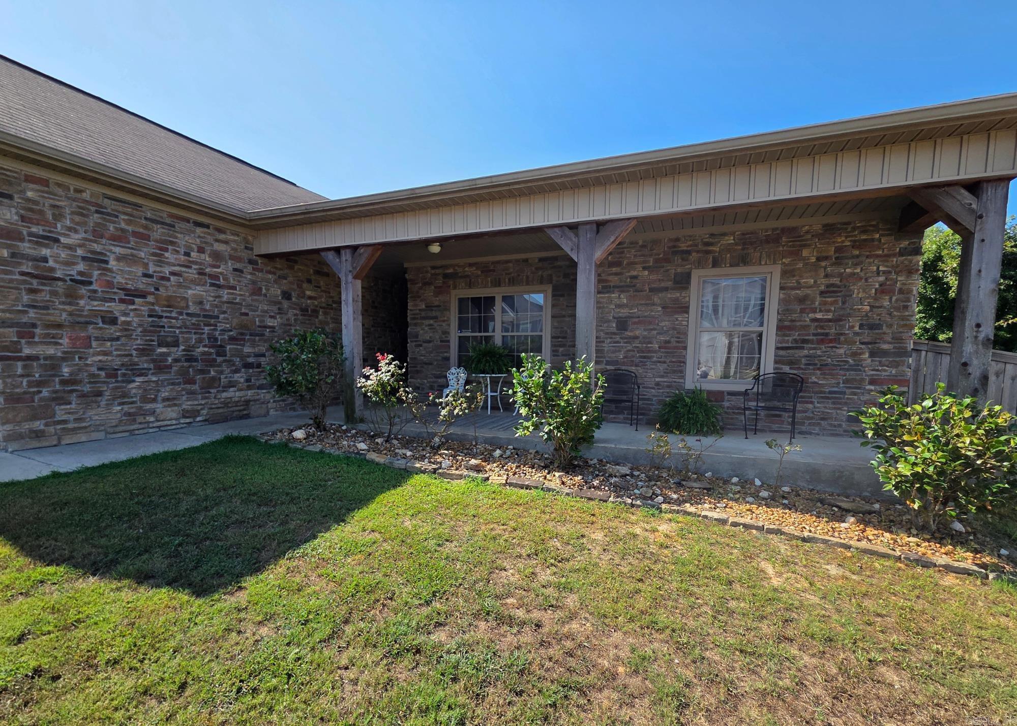 505 Pleasant Ridge Drive Property Photo 2
