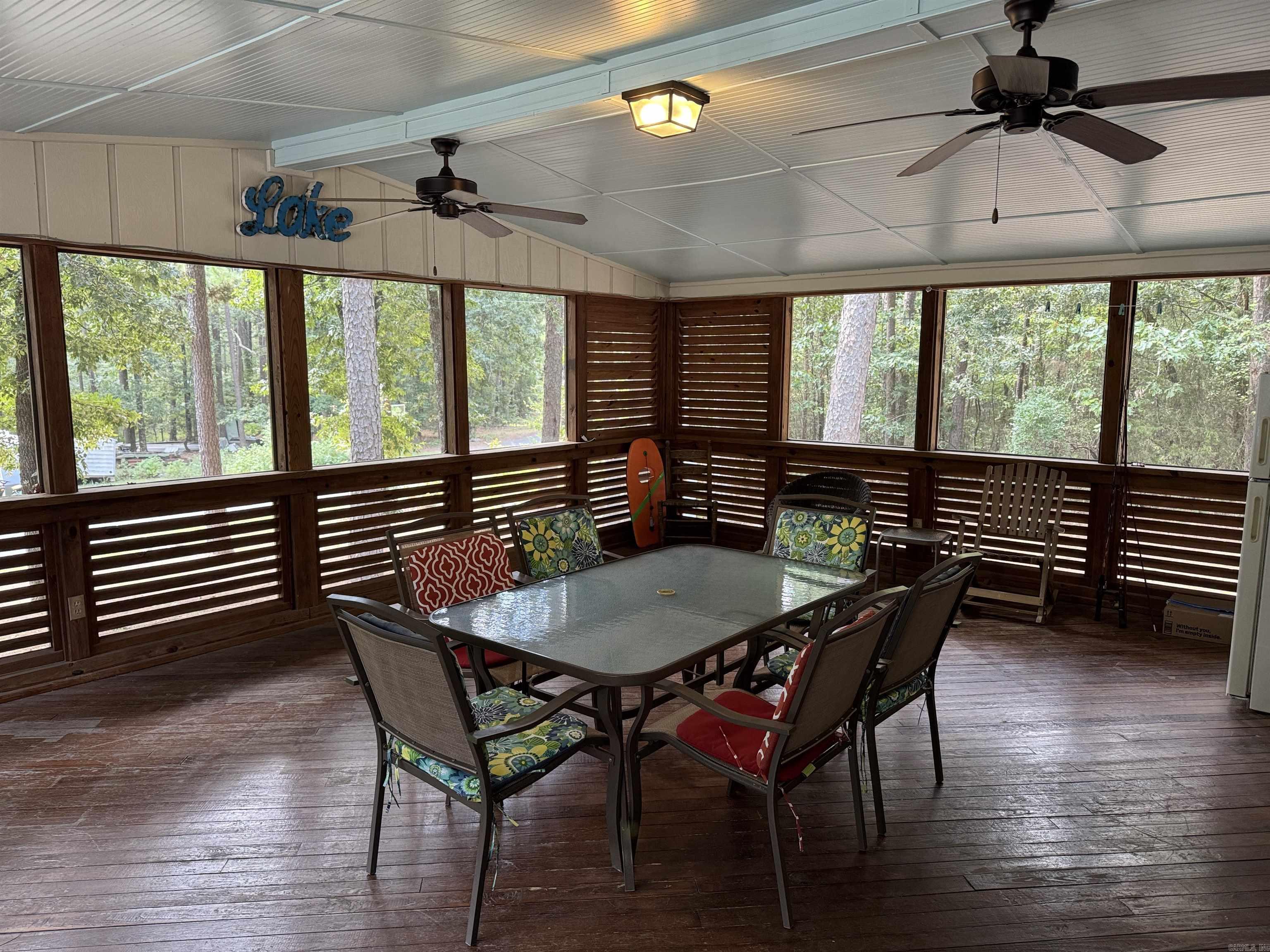 1950 Northshore Drive Property Photo 2