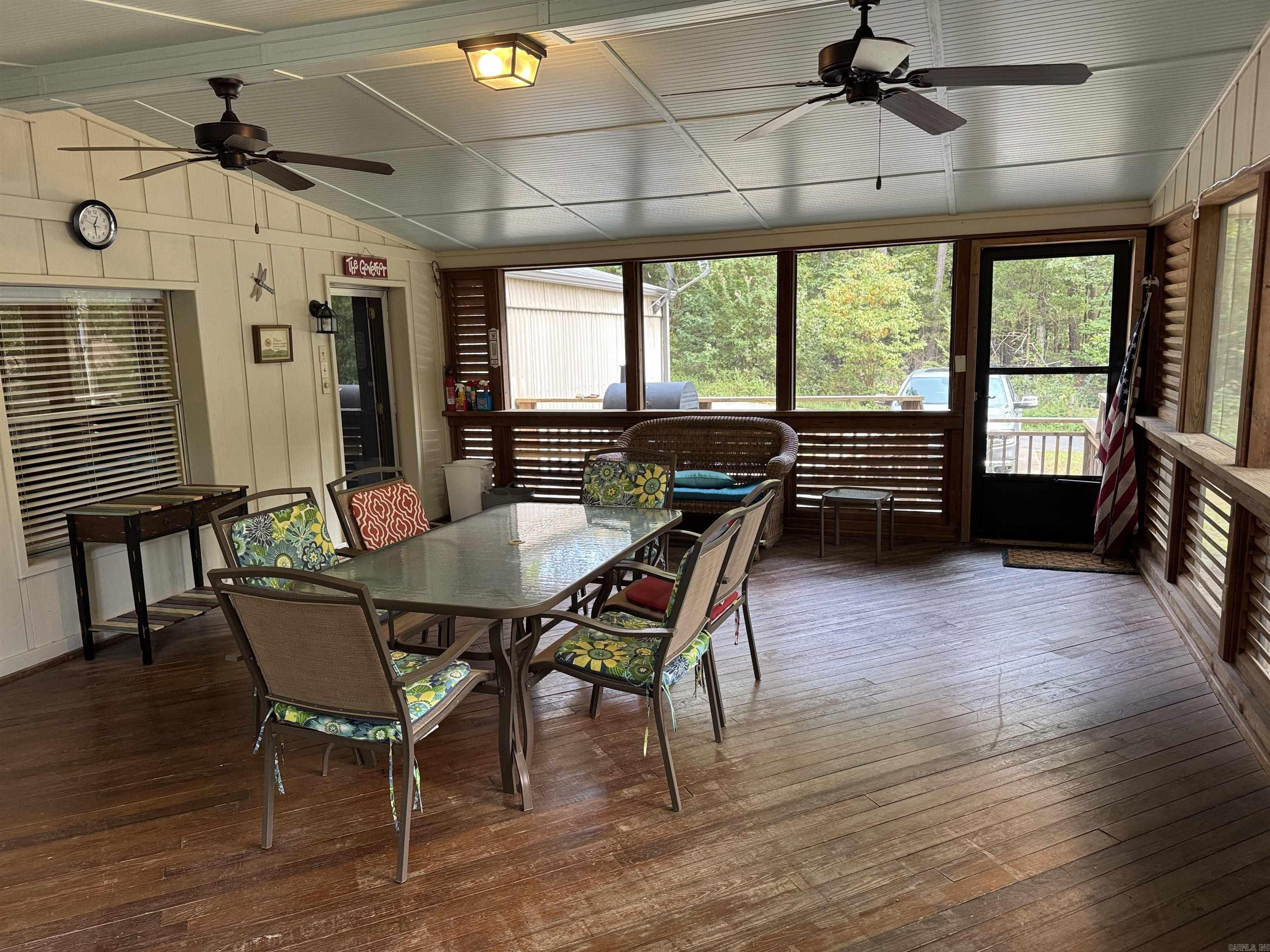 1950 Northshore Drive Property Photo 3