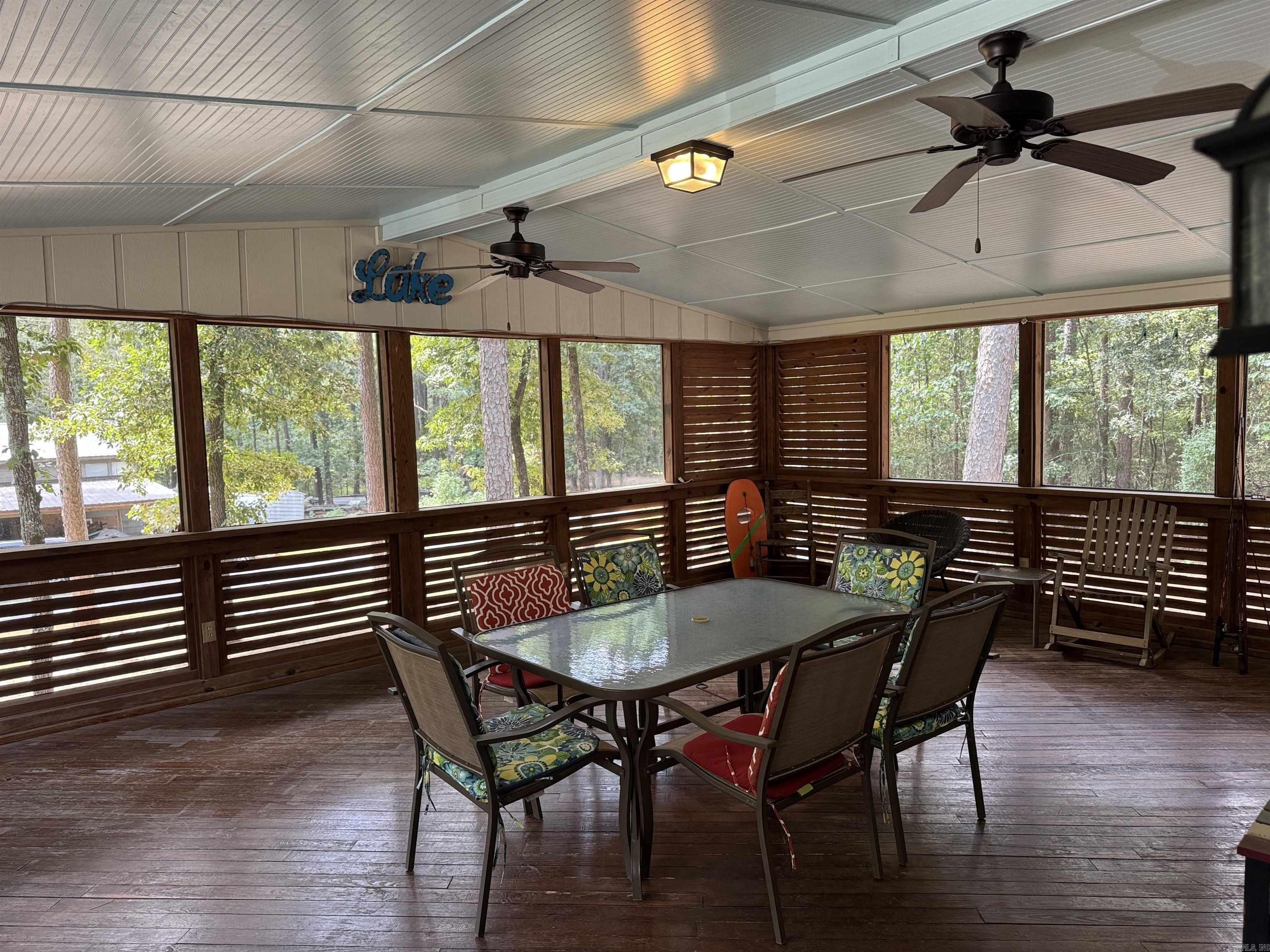 1950 Northshore Drive Property Photo 5