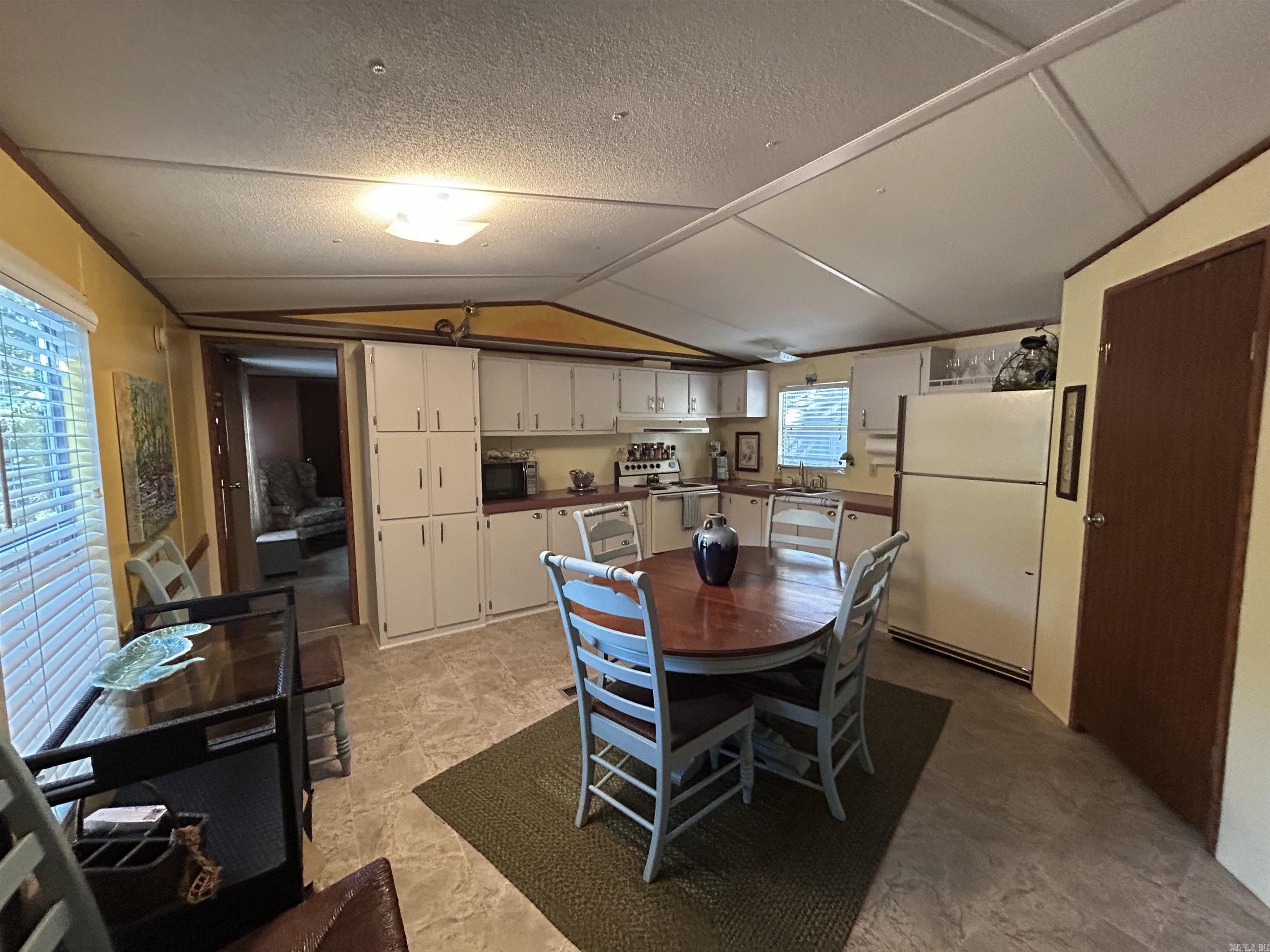 1950 Northshore Drive Property Photo 12