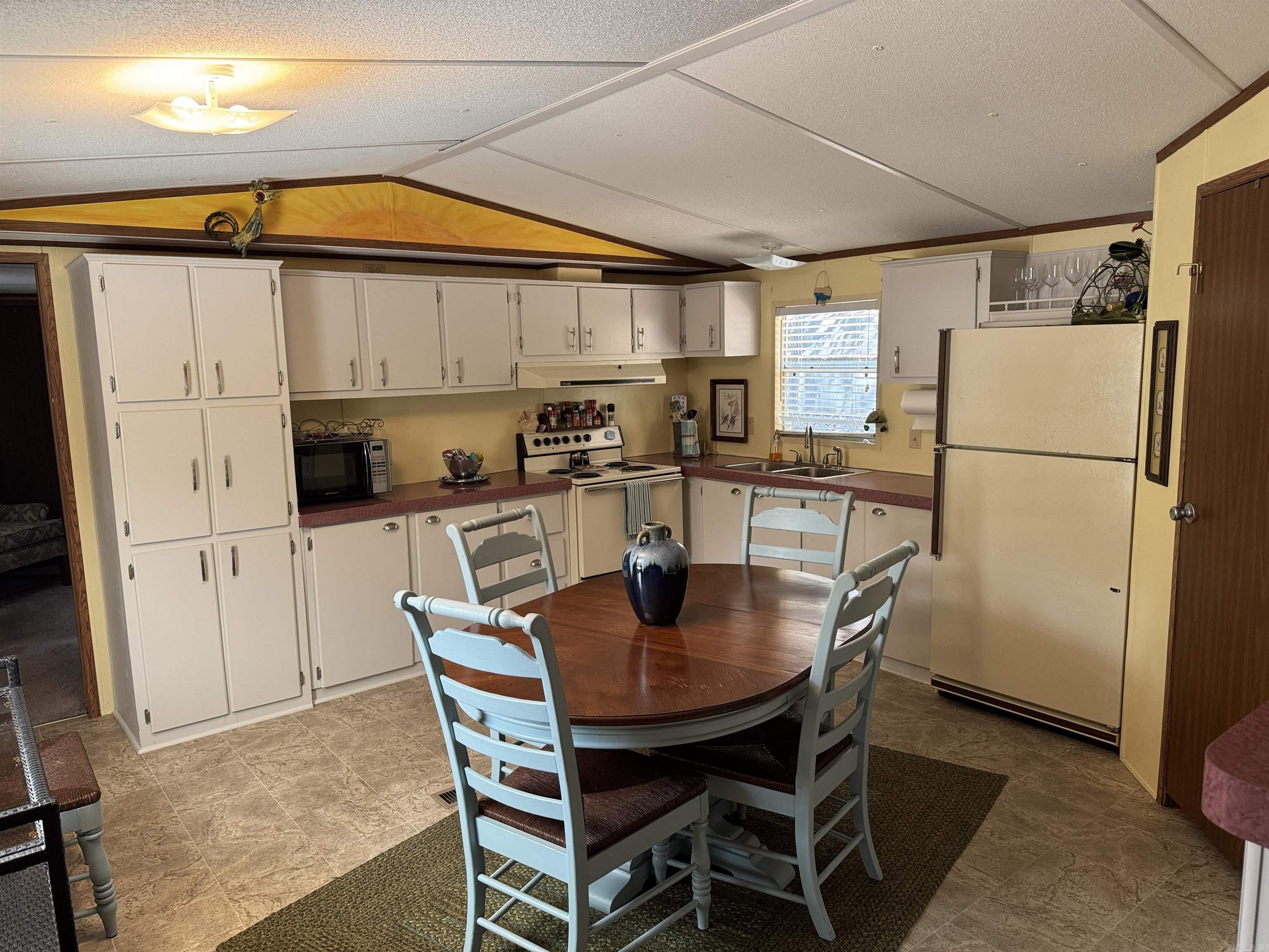 1950 Northshore Drive Property Photo 14