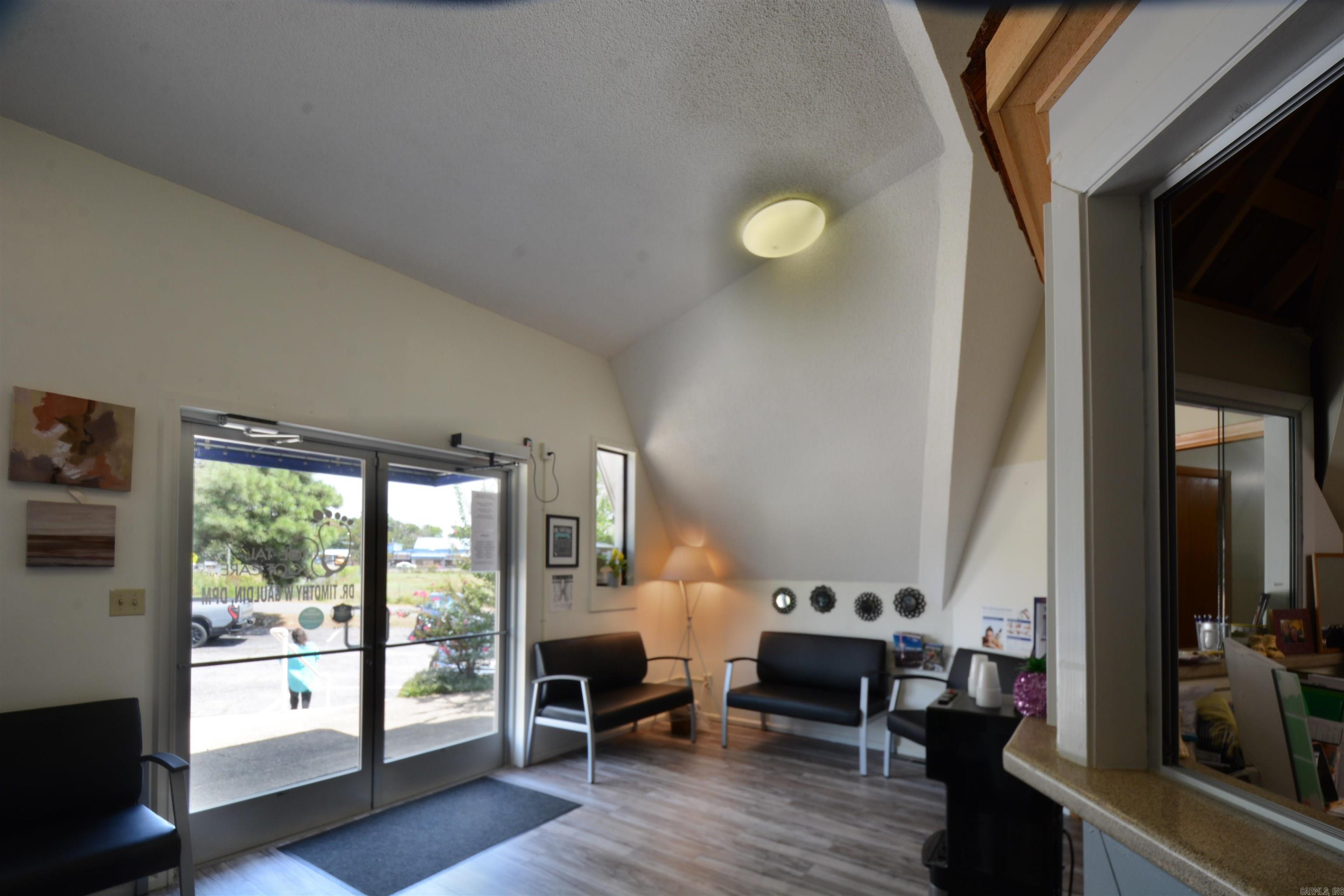 101 Doris Court Property Photo 3
