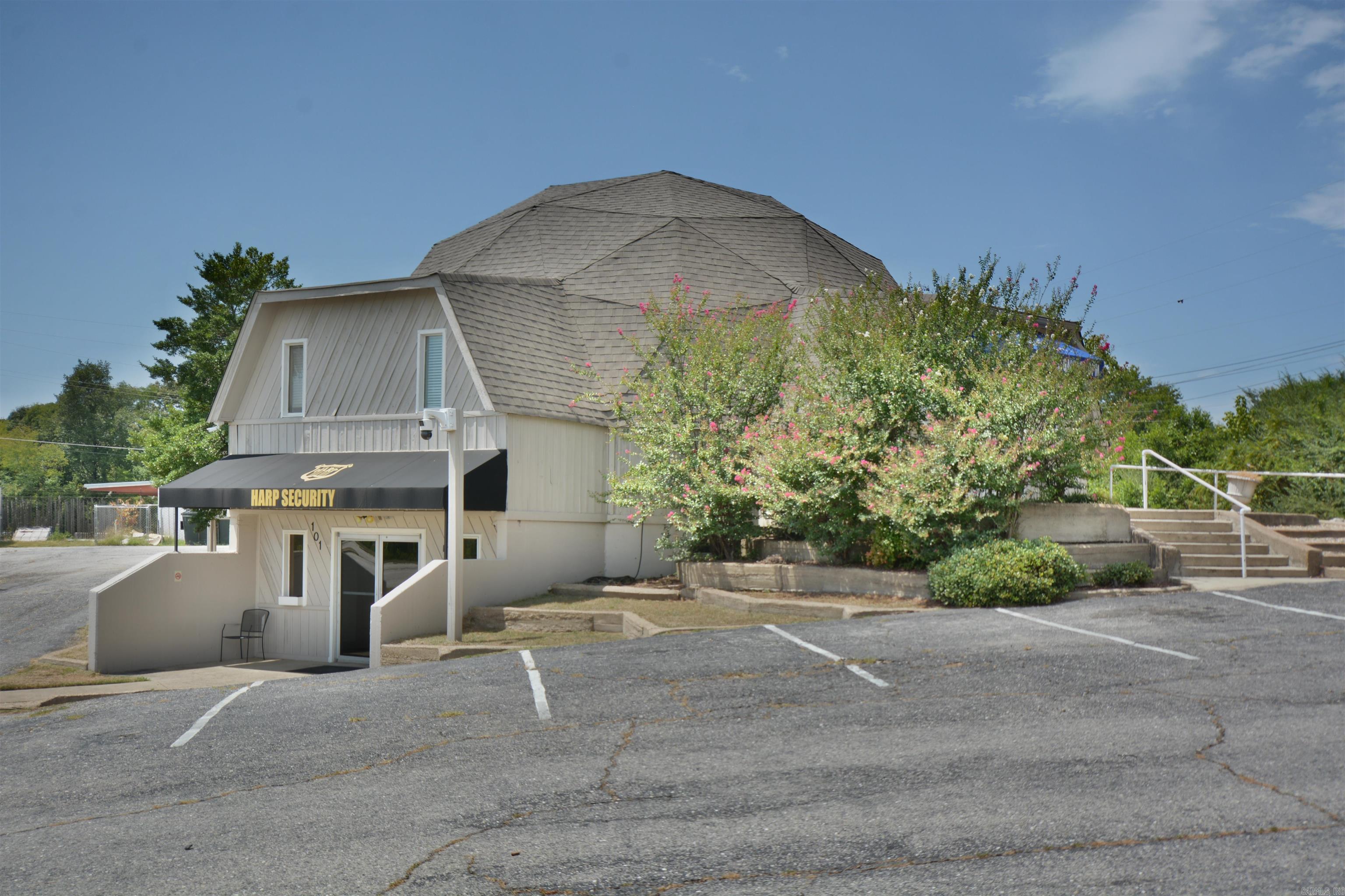 101 Doris Court Property Photo 4
