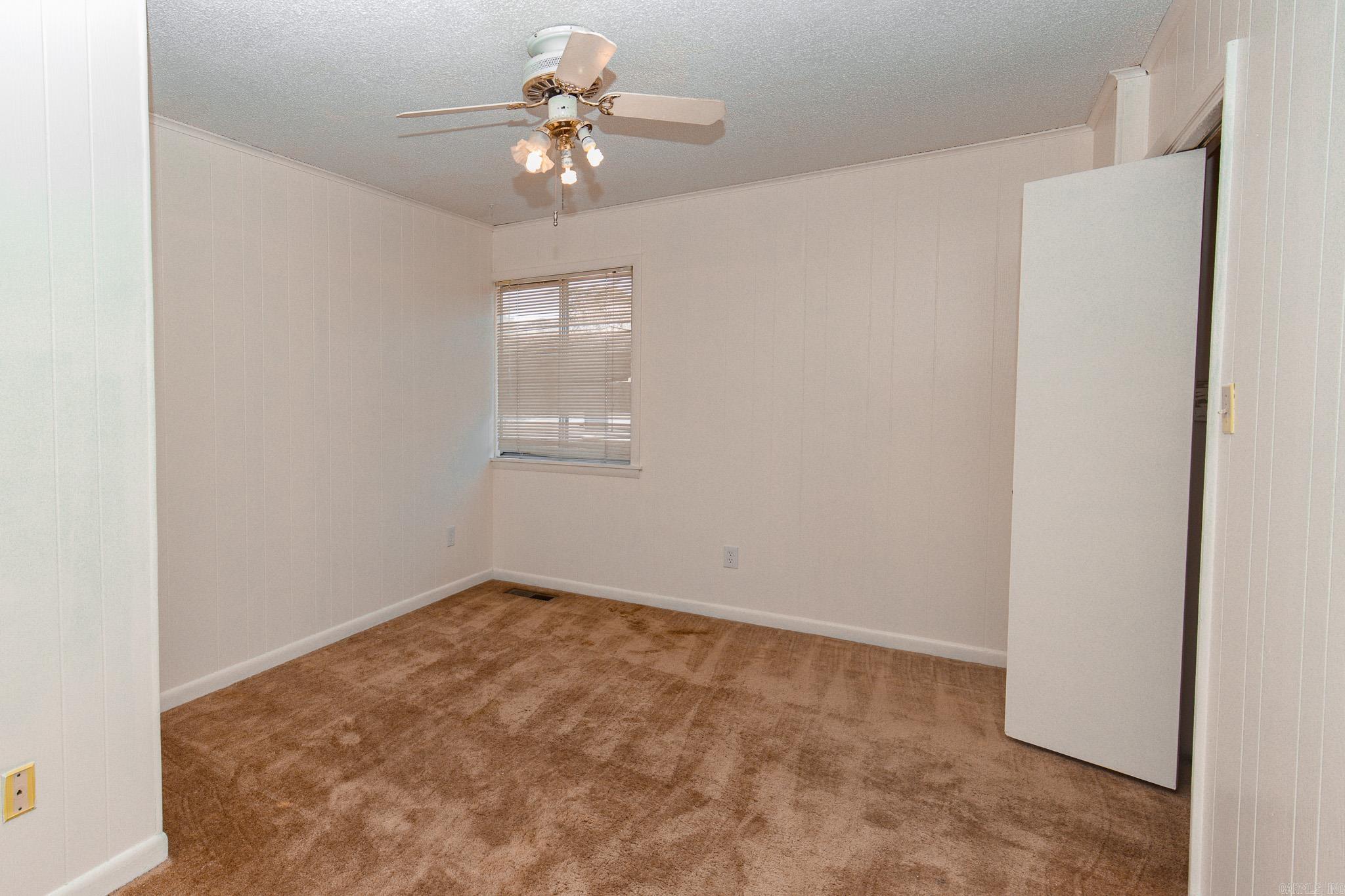 1000 N Arch Street Property Photo 17
