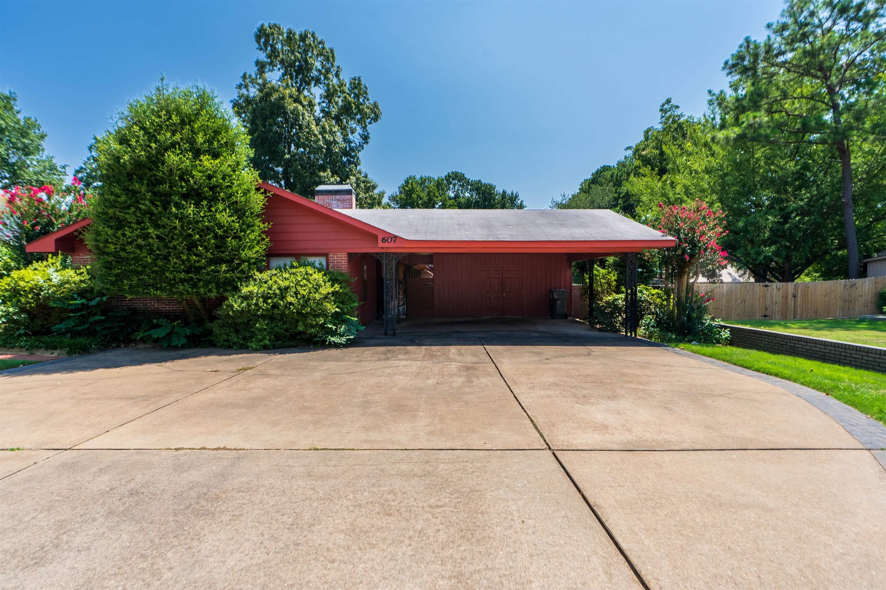 607 Melody Lane Property Photo 1