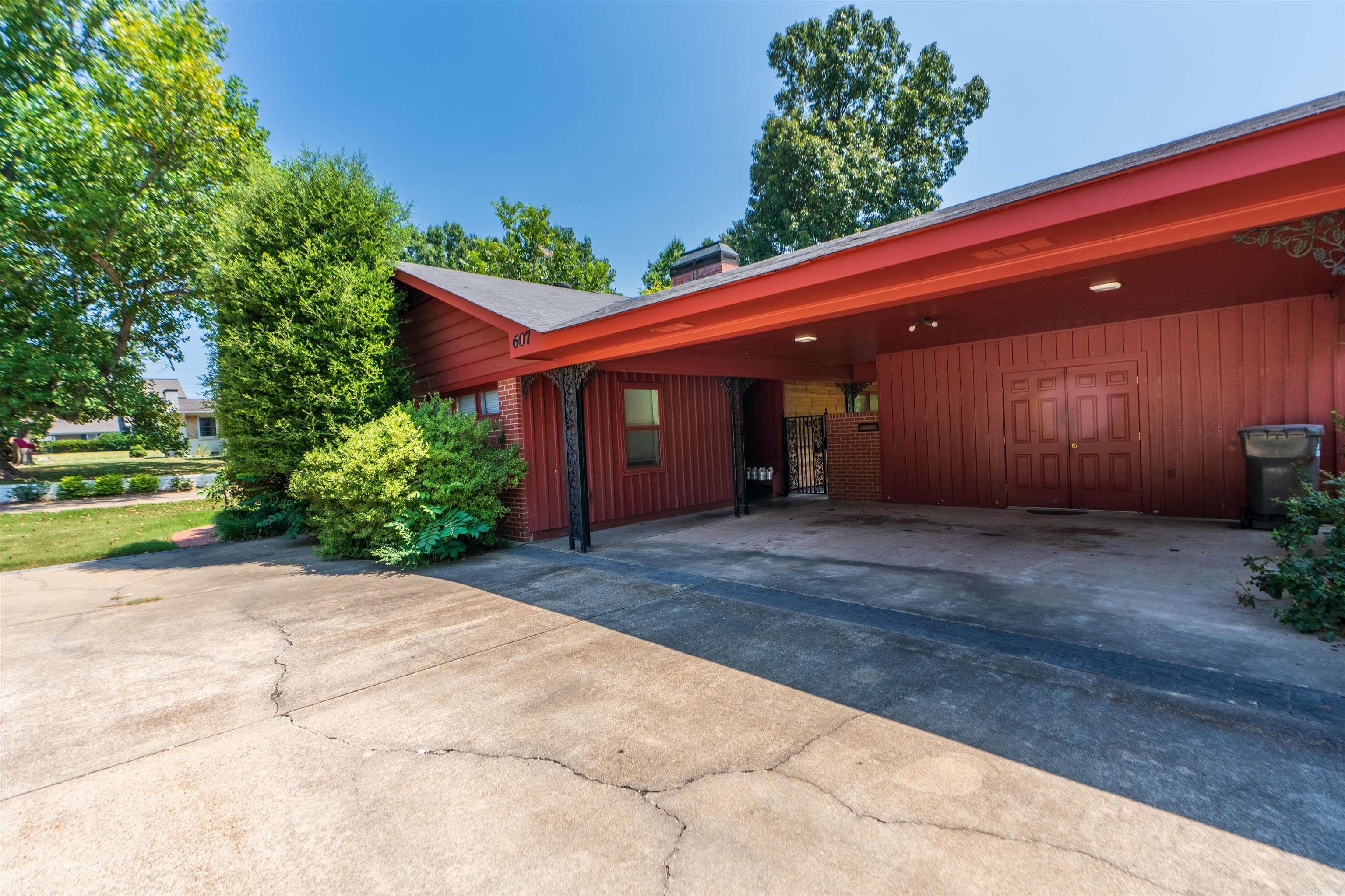 607 Melody Lane Property Photo 2