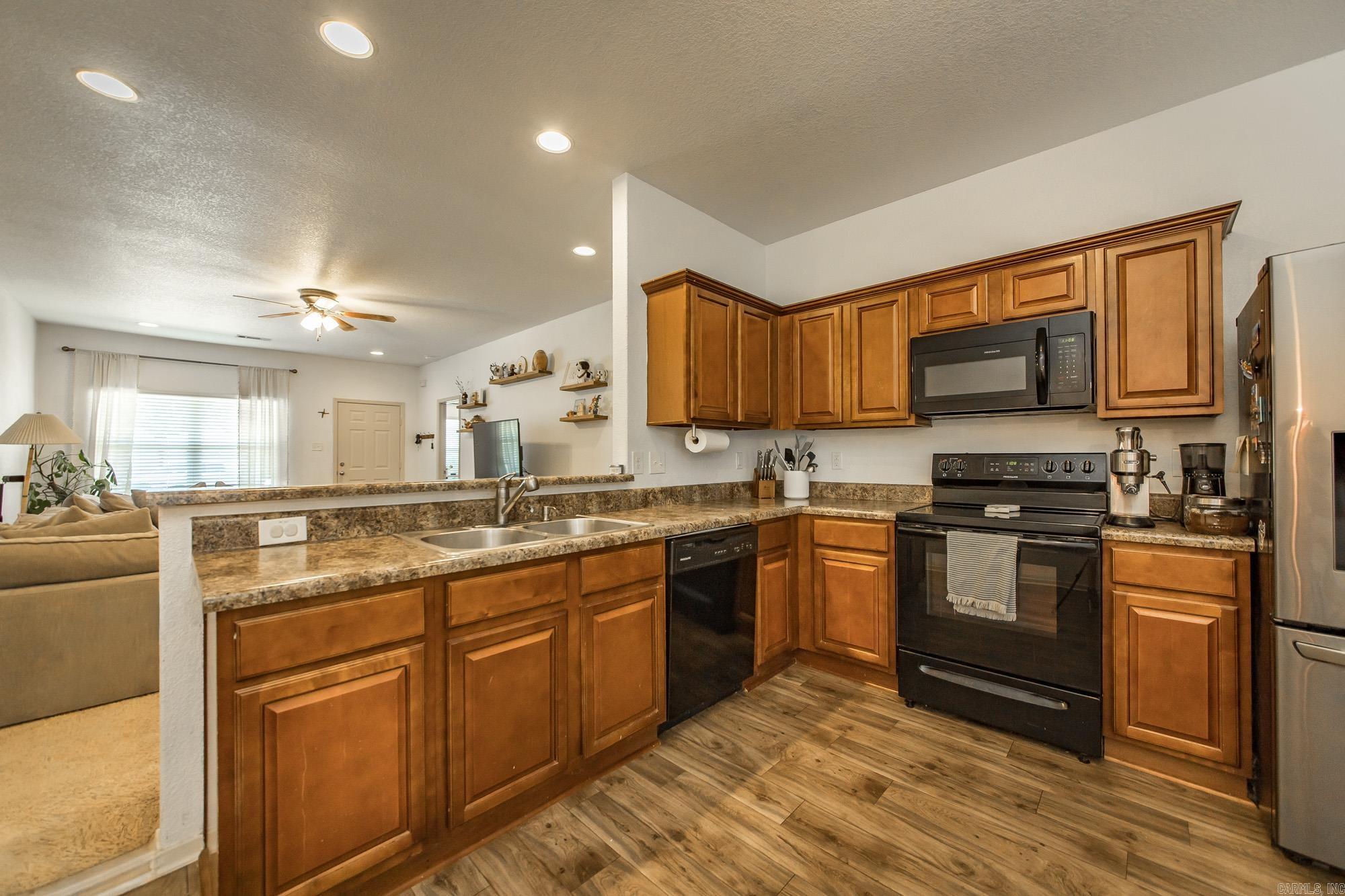 16 Oakland Circle Property Photo 10