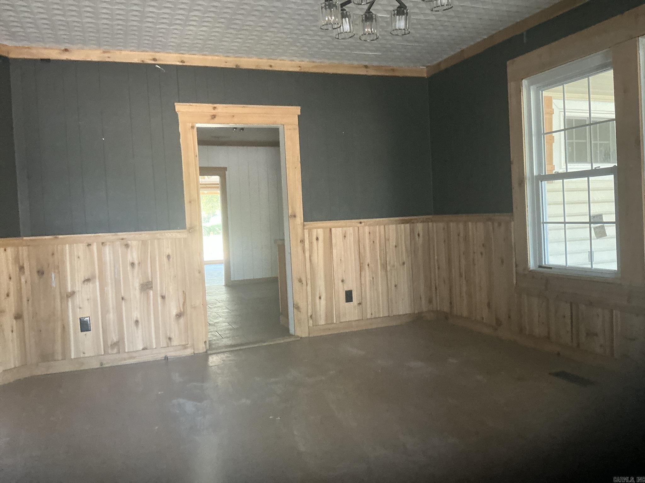 601 Main Property Photo 9