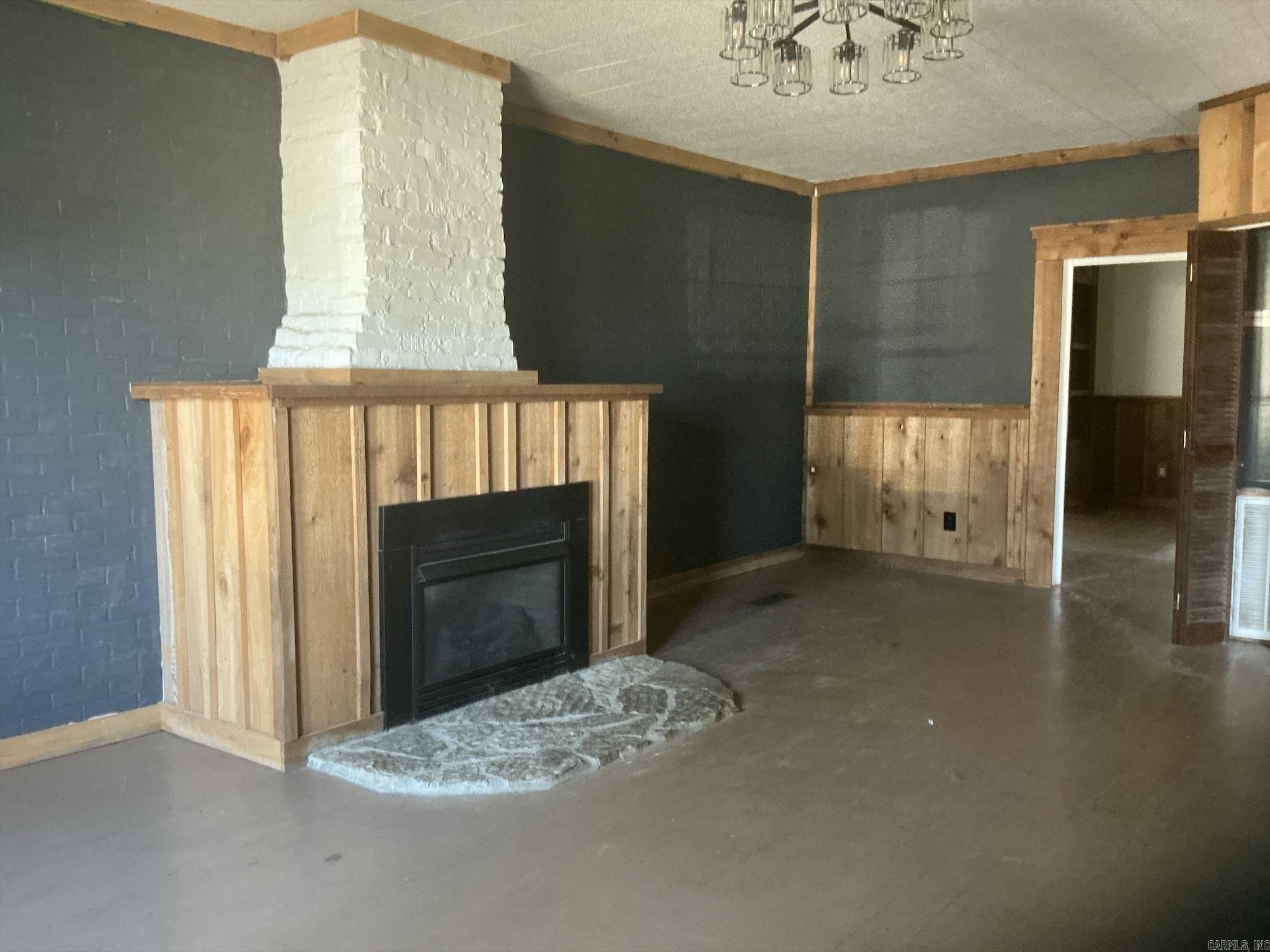 601 Main Property Photo 11