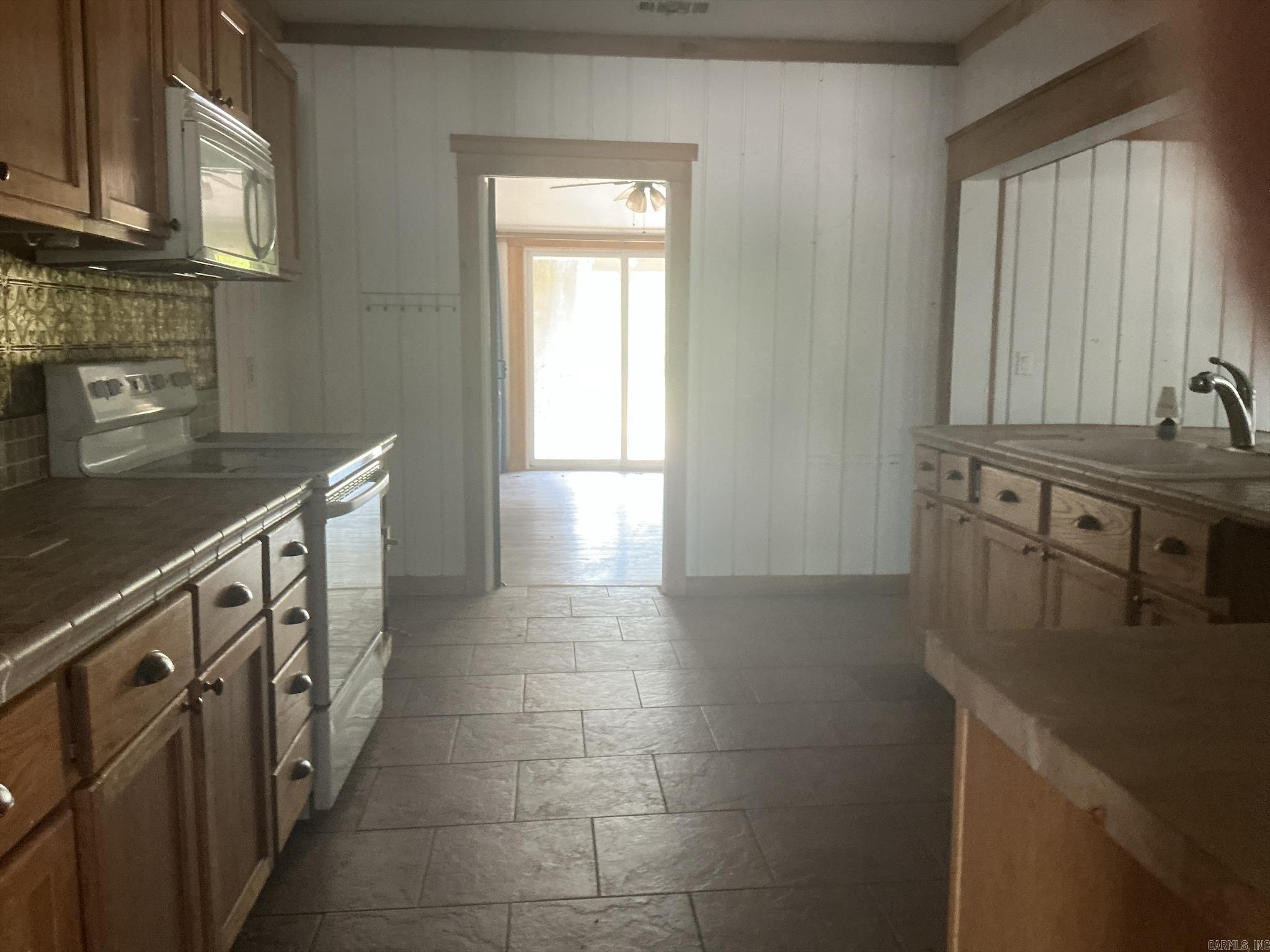 601 Main Property Photo 27