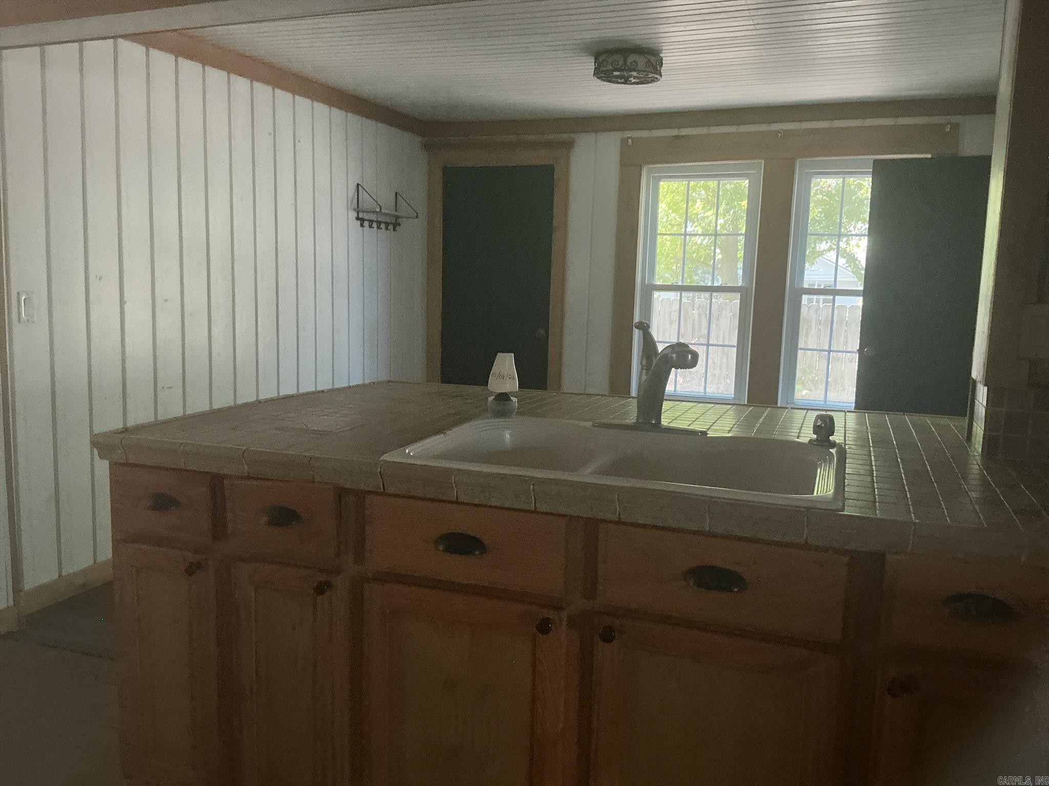 601 Main Property Photo 30
