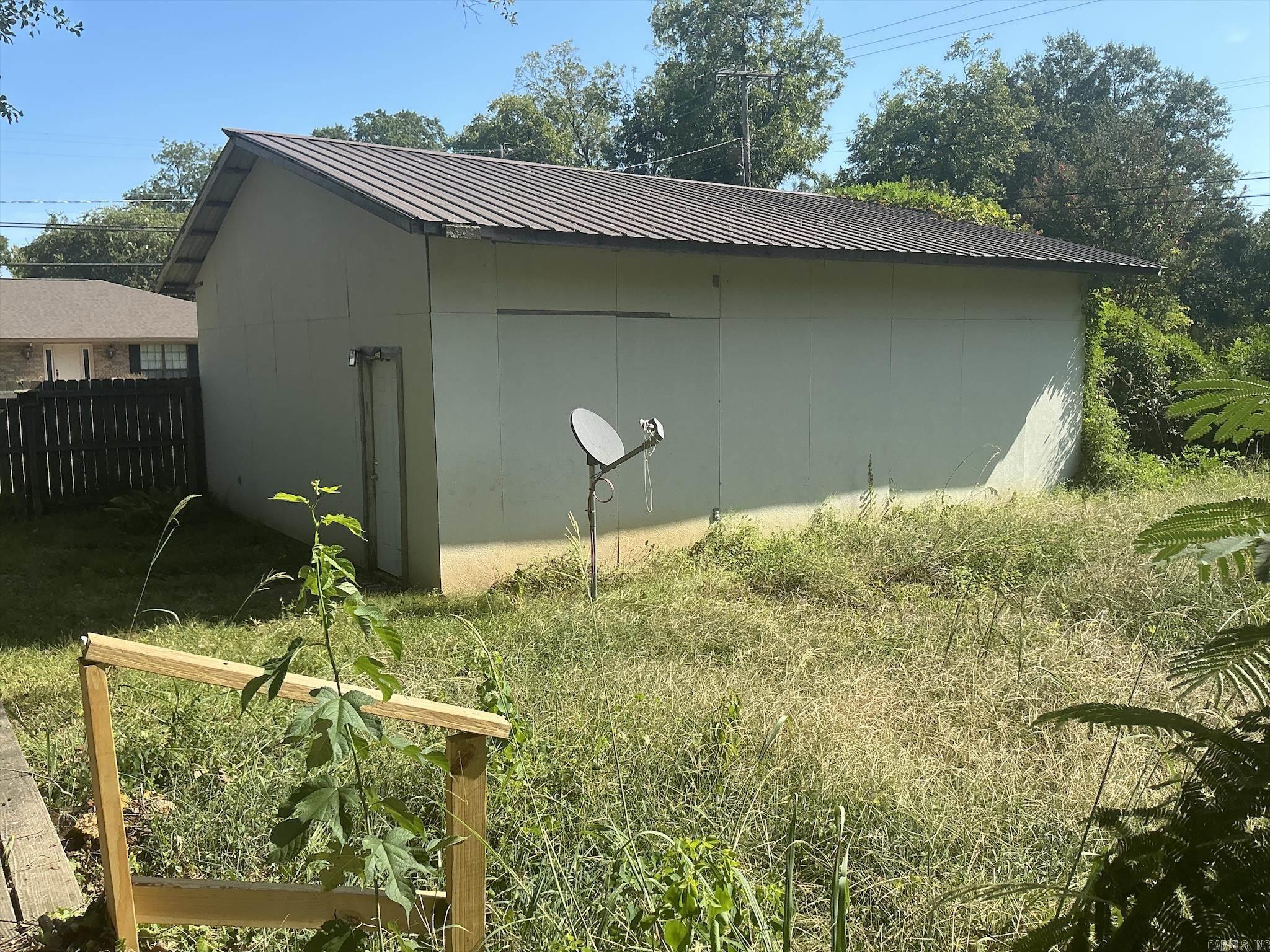 601 Main Property Photo 43