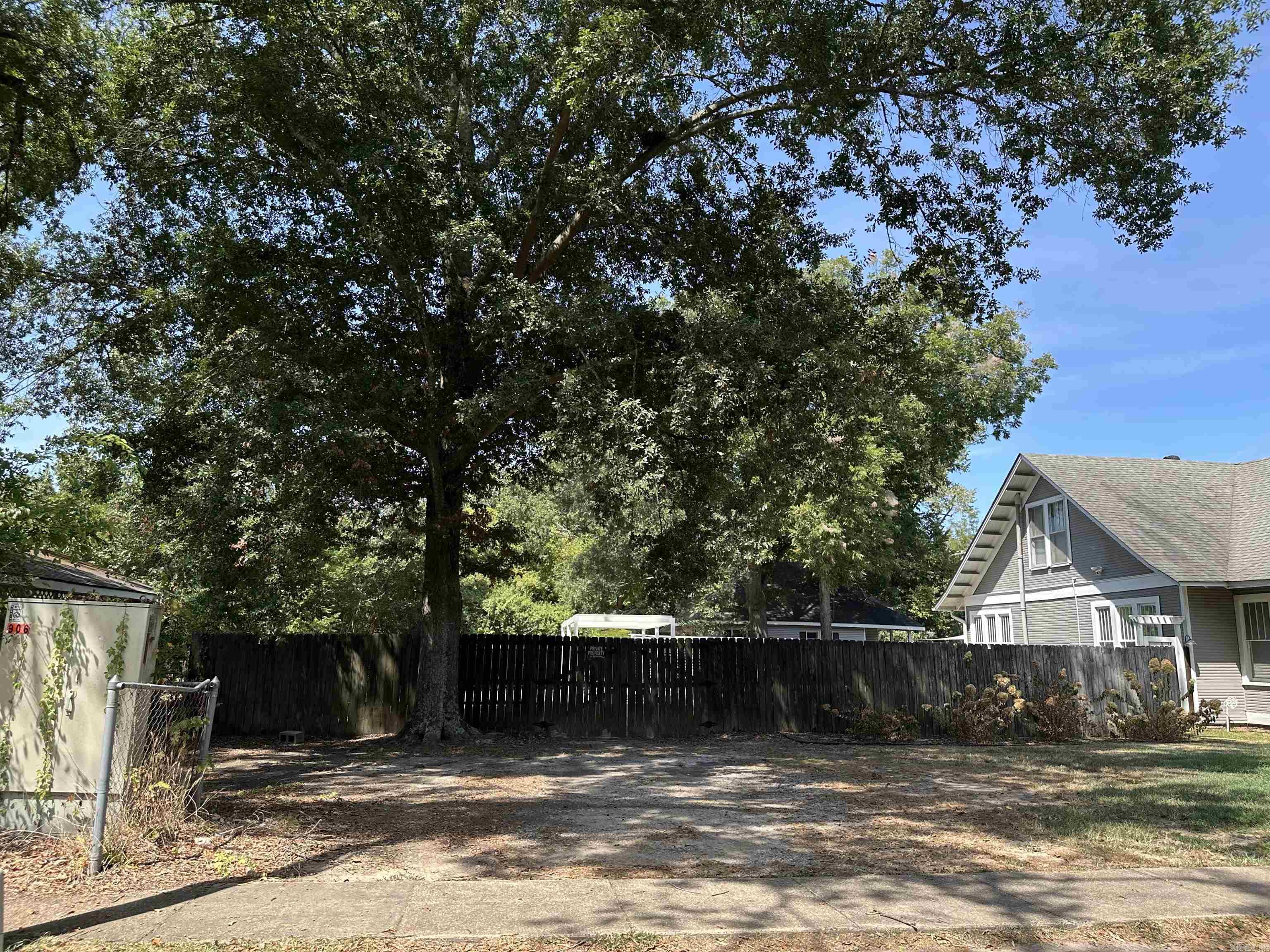 906 School St Street Property Photo 40