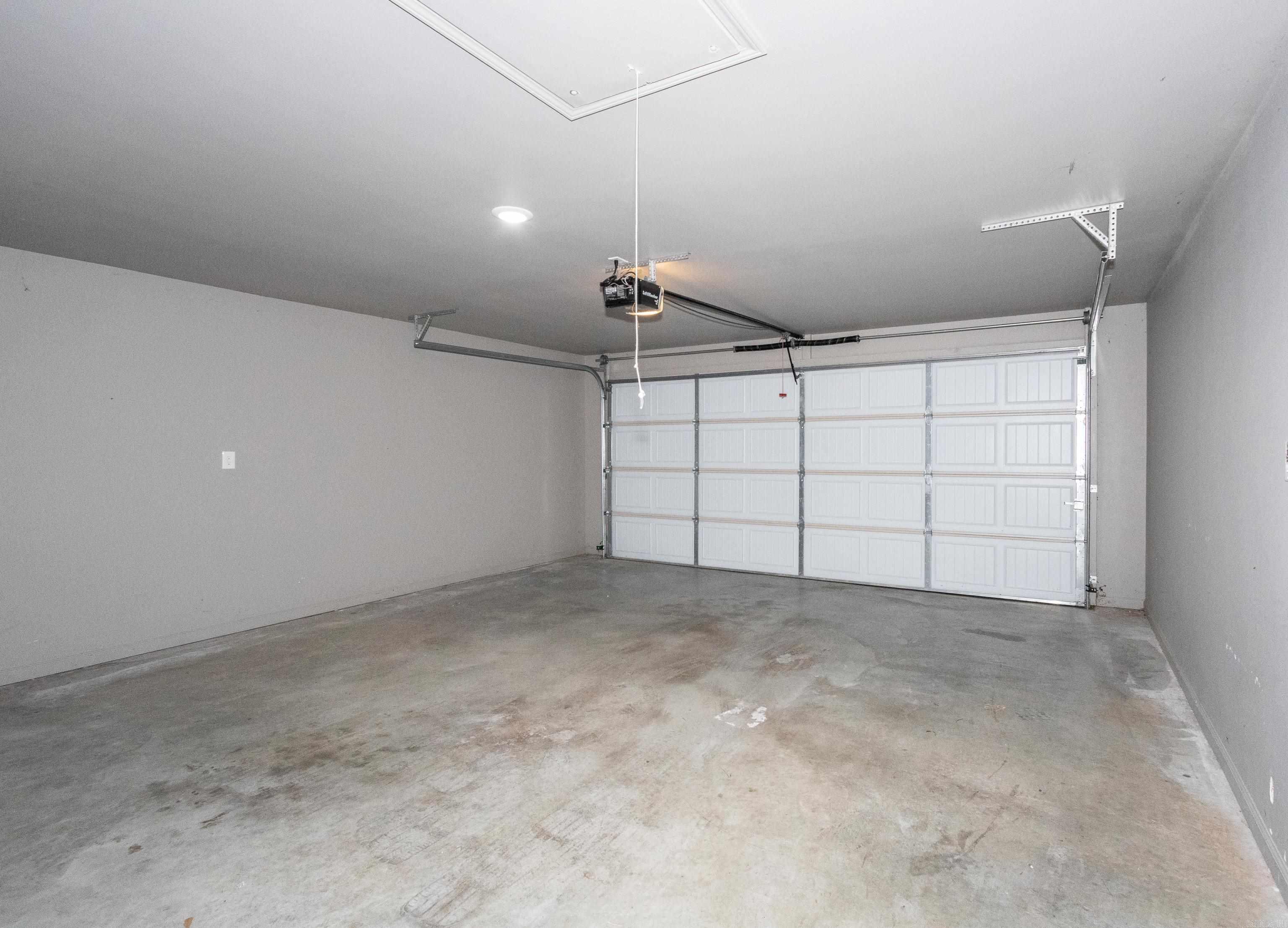 812 W 23rd Street Property Photo 33