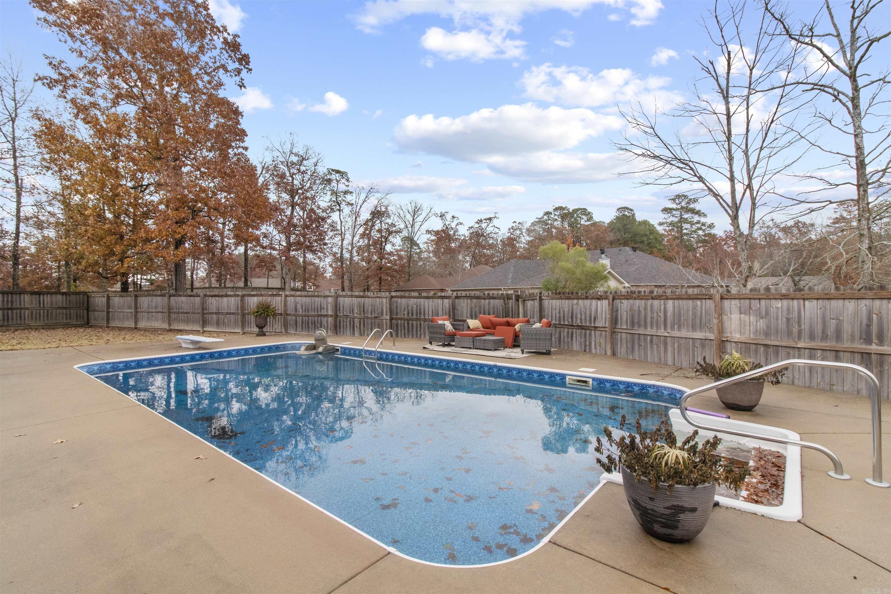 115 Overland Trail Property Photo 9