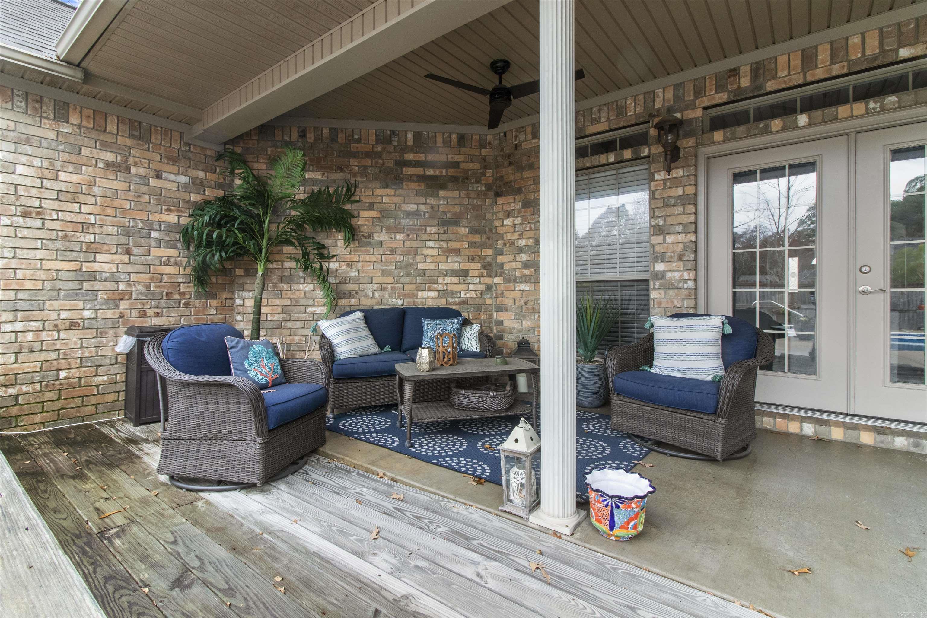 115 Overland Trail Property Photo 10