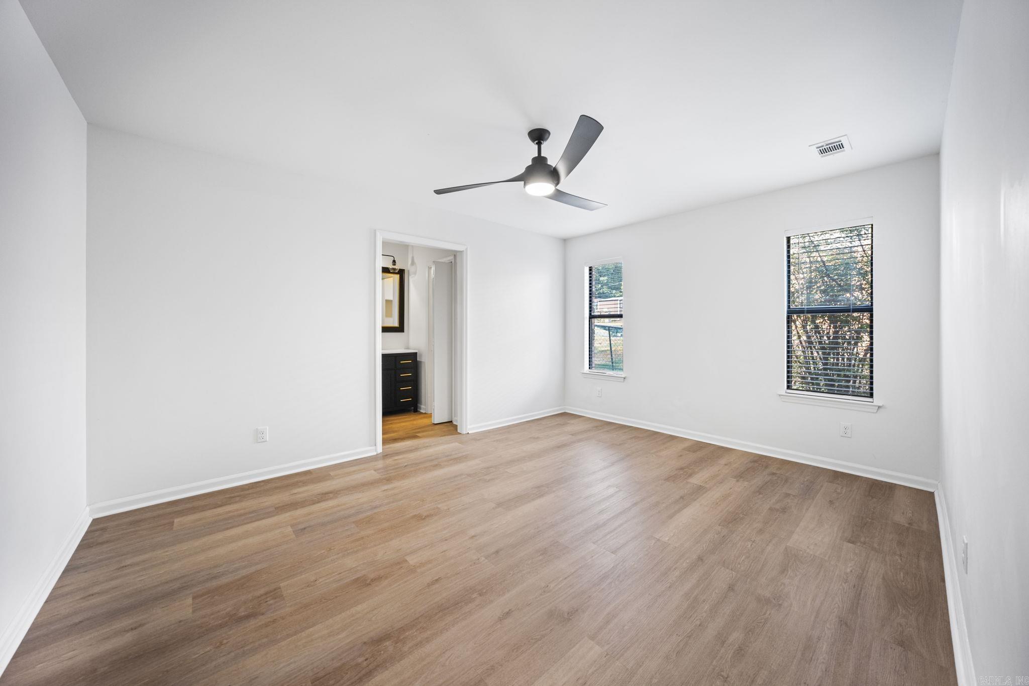 808 Regal Drive Property Photo 10