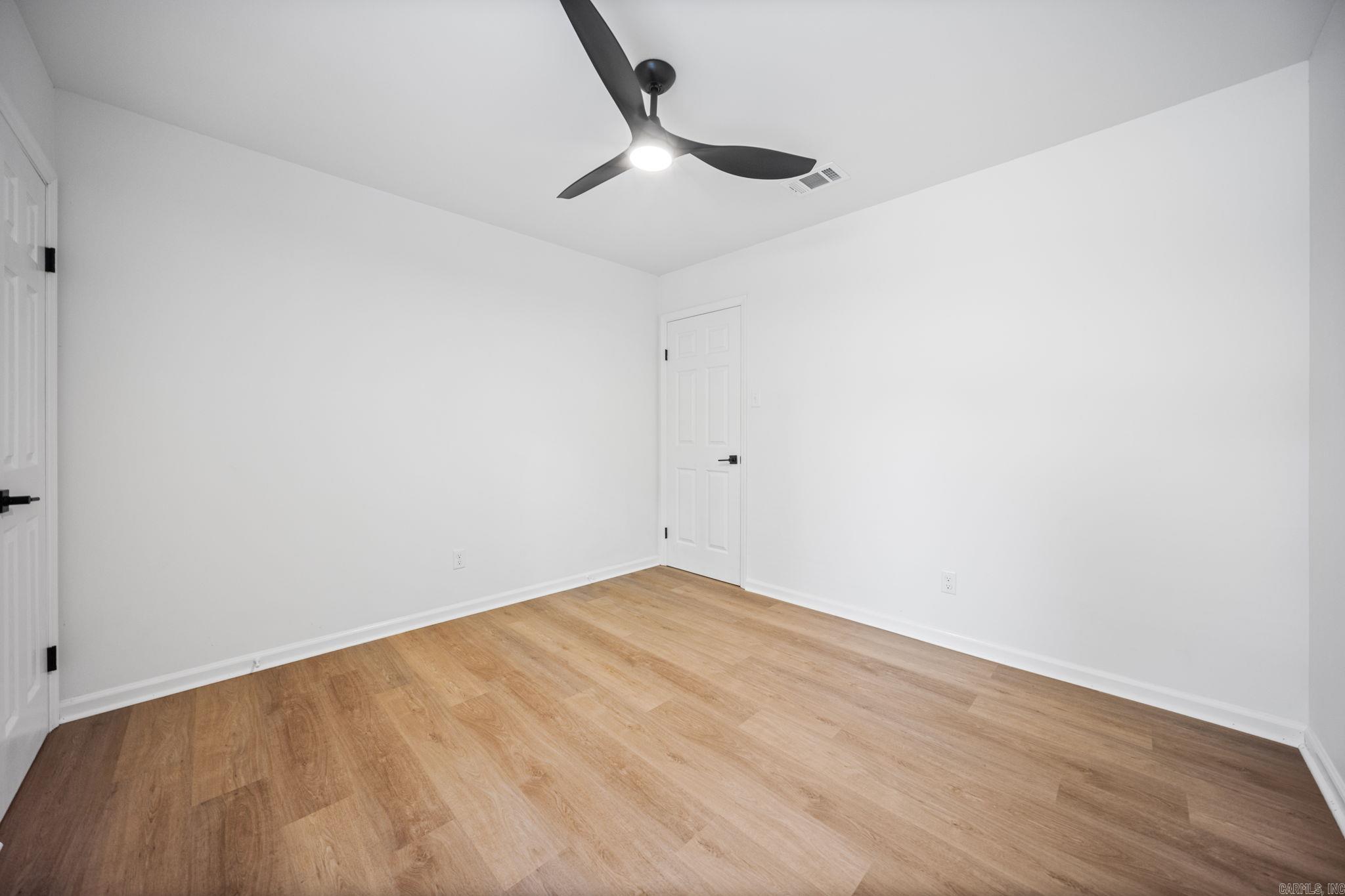 808 Regal Drive Property Photo 17