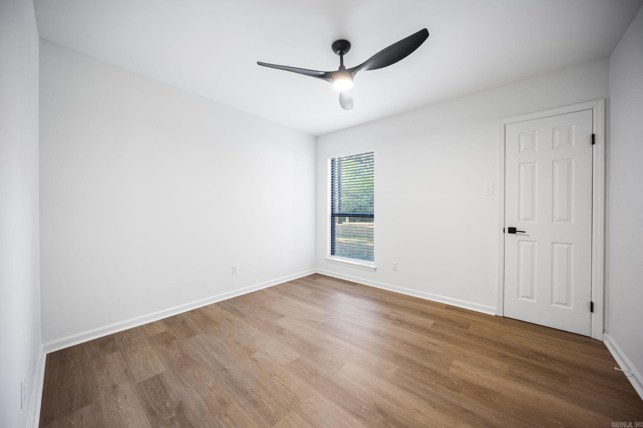 808 Regal Drive Property Photo 18