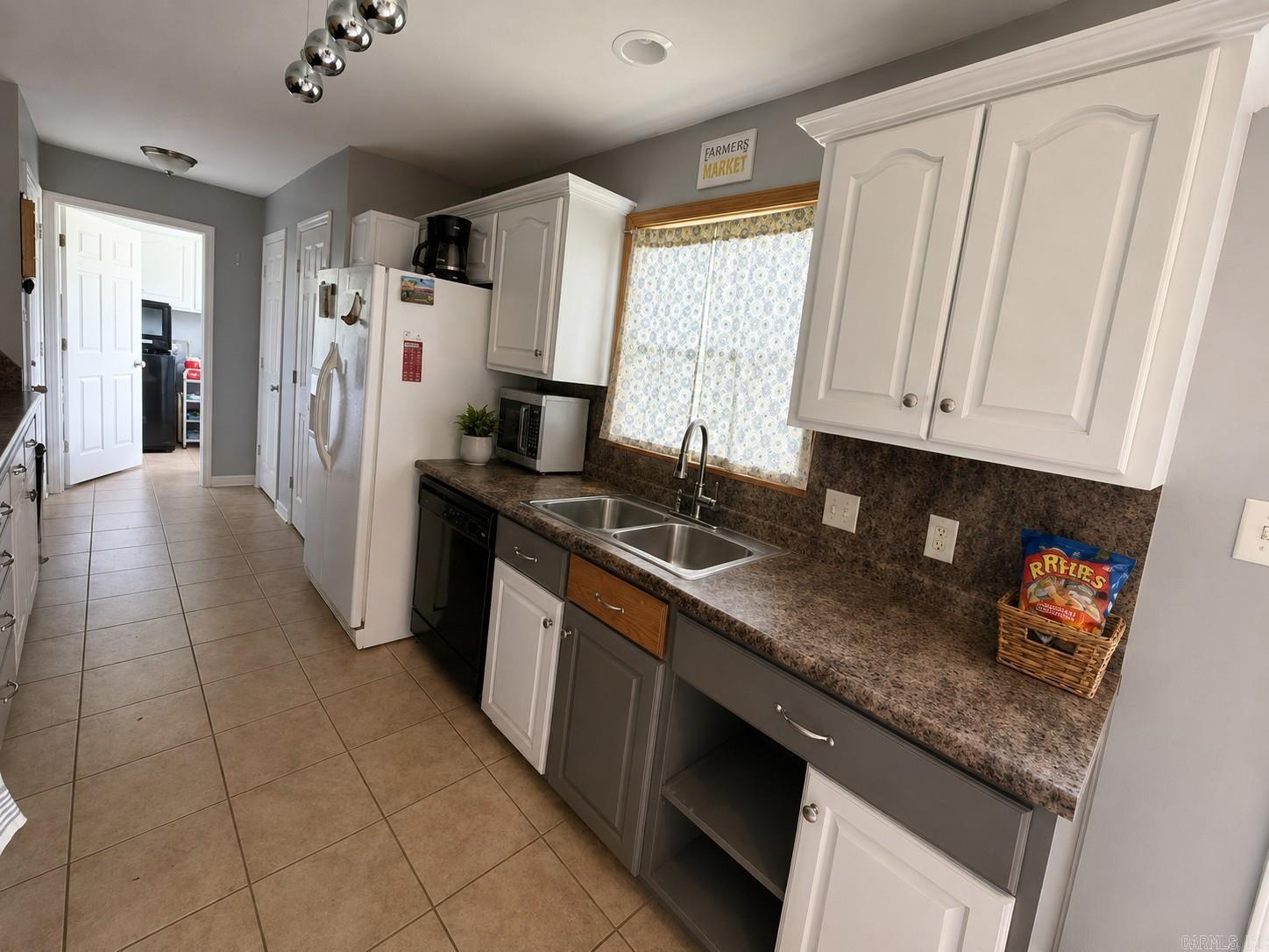 17 Robin Drive Property Photo 5
