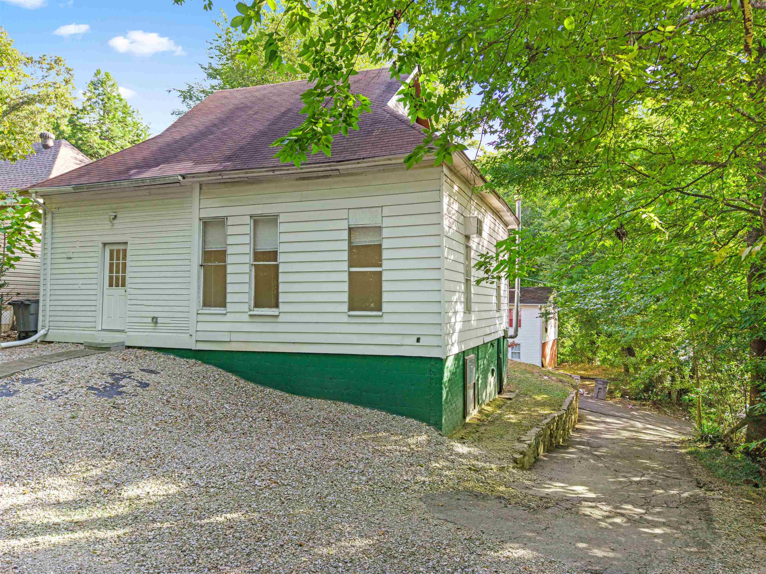 115 Eddy Property Photo 3