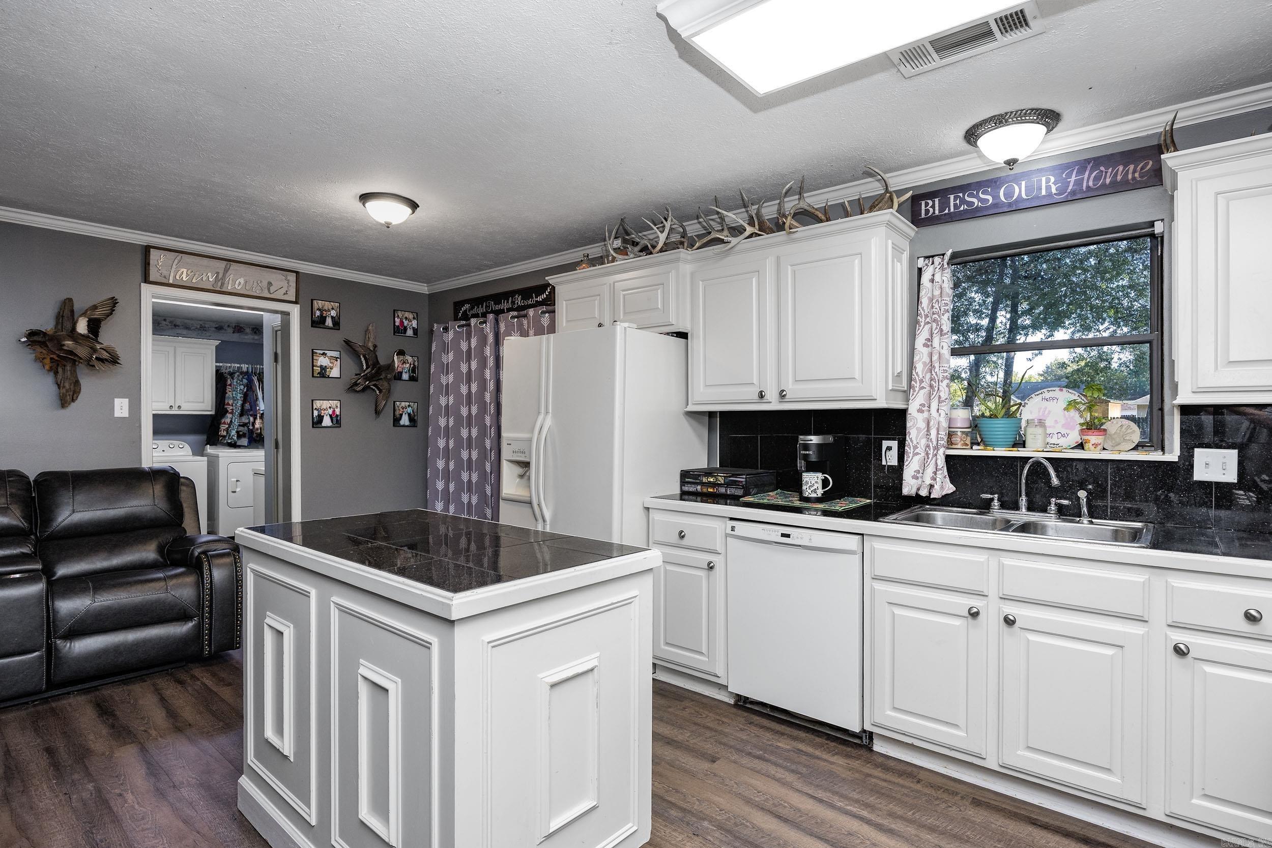 3 Shaun Road Property Photo 9