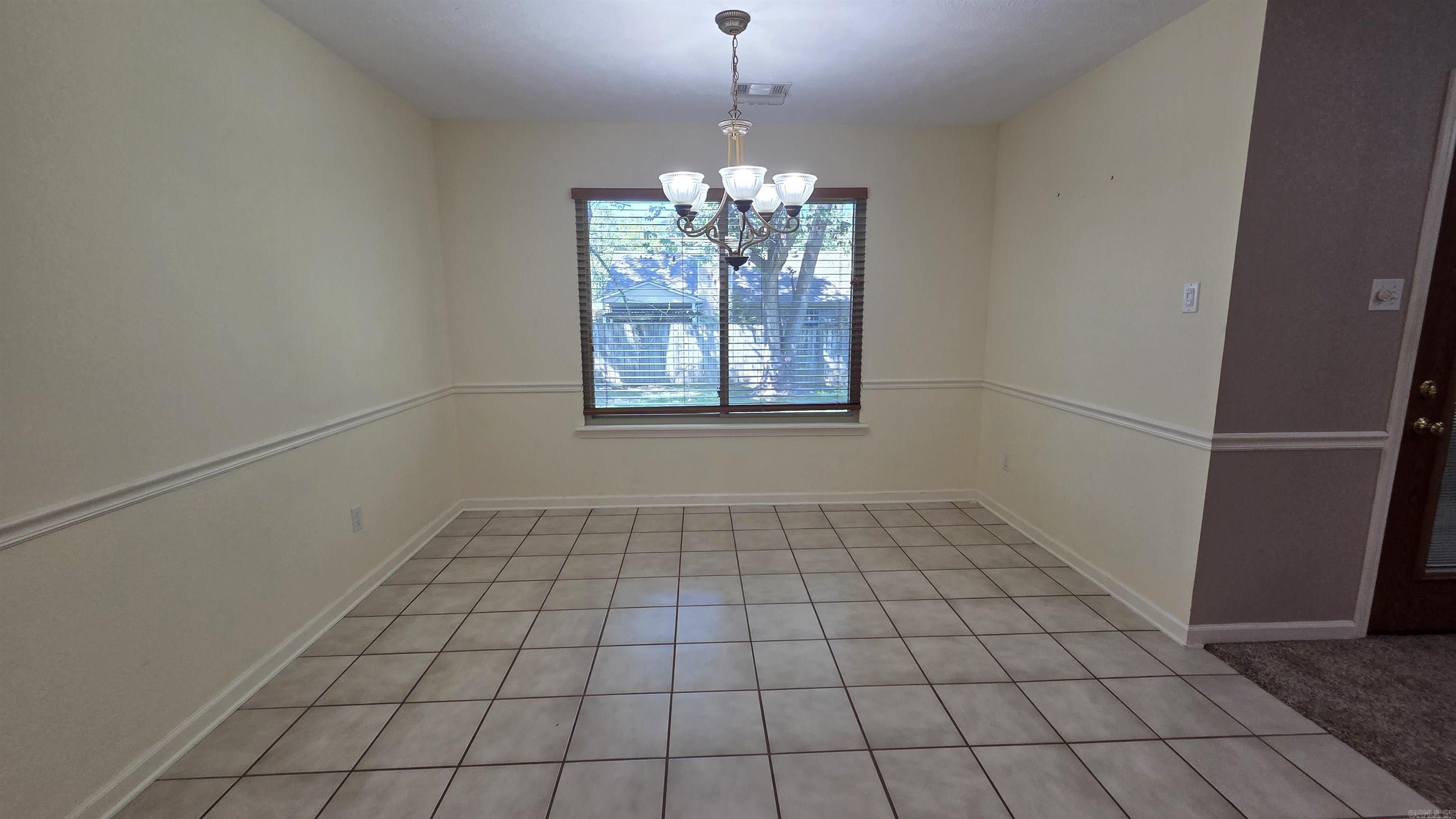 19 W Plaza Blvd Property Photo 4