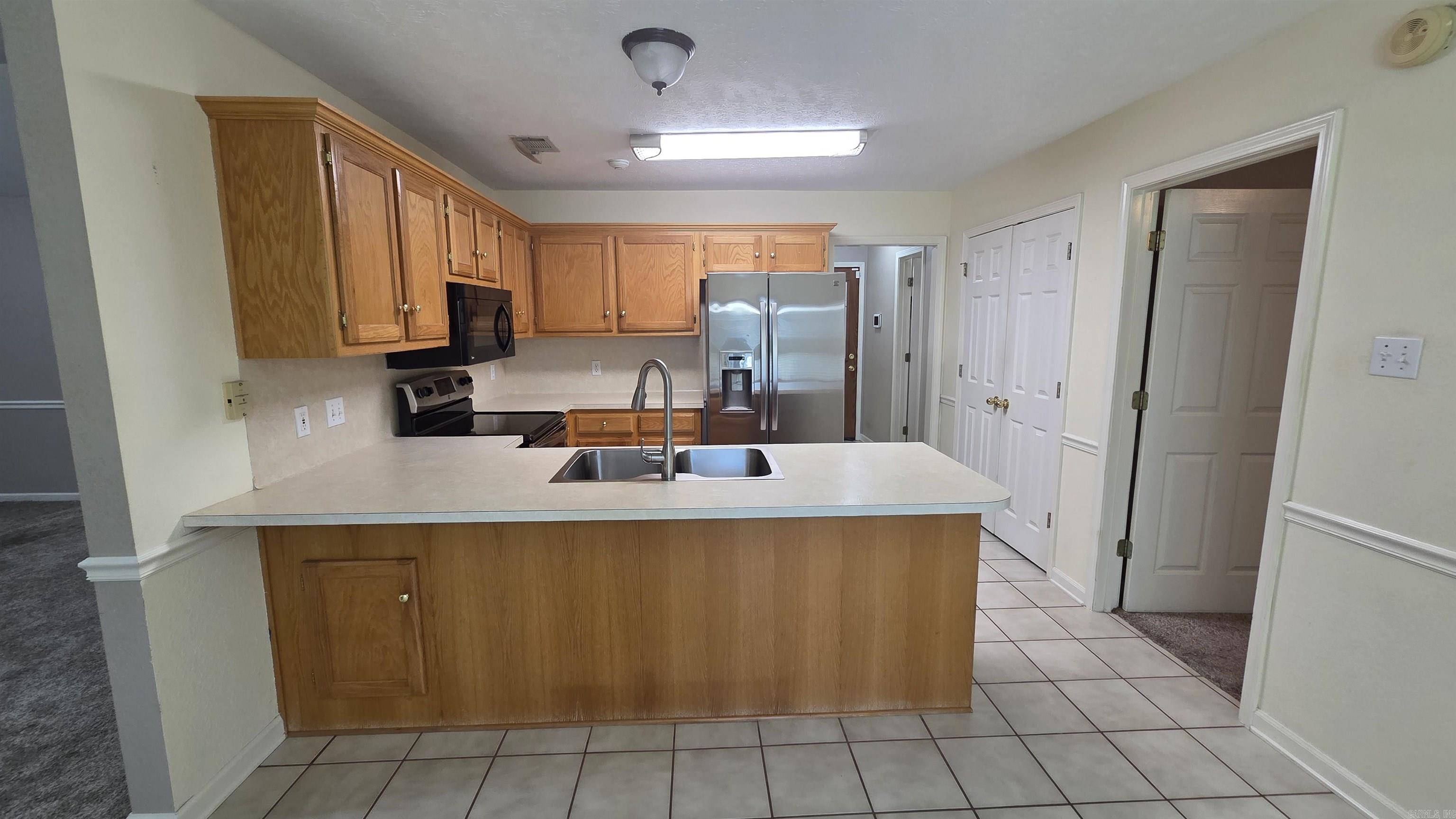 19 W Plaza Blvd Property Photo 5