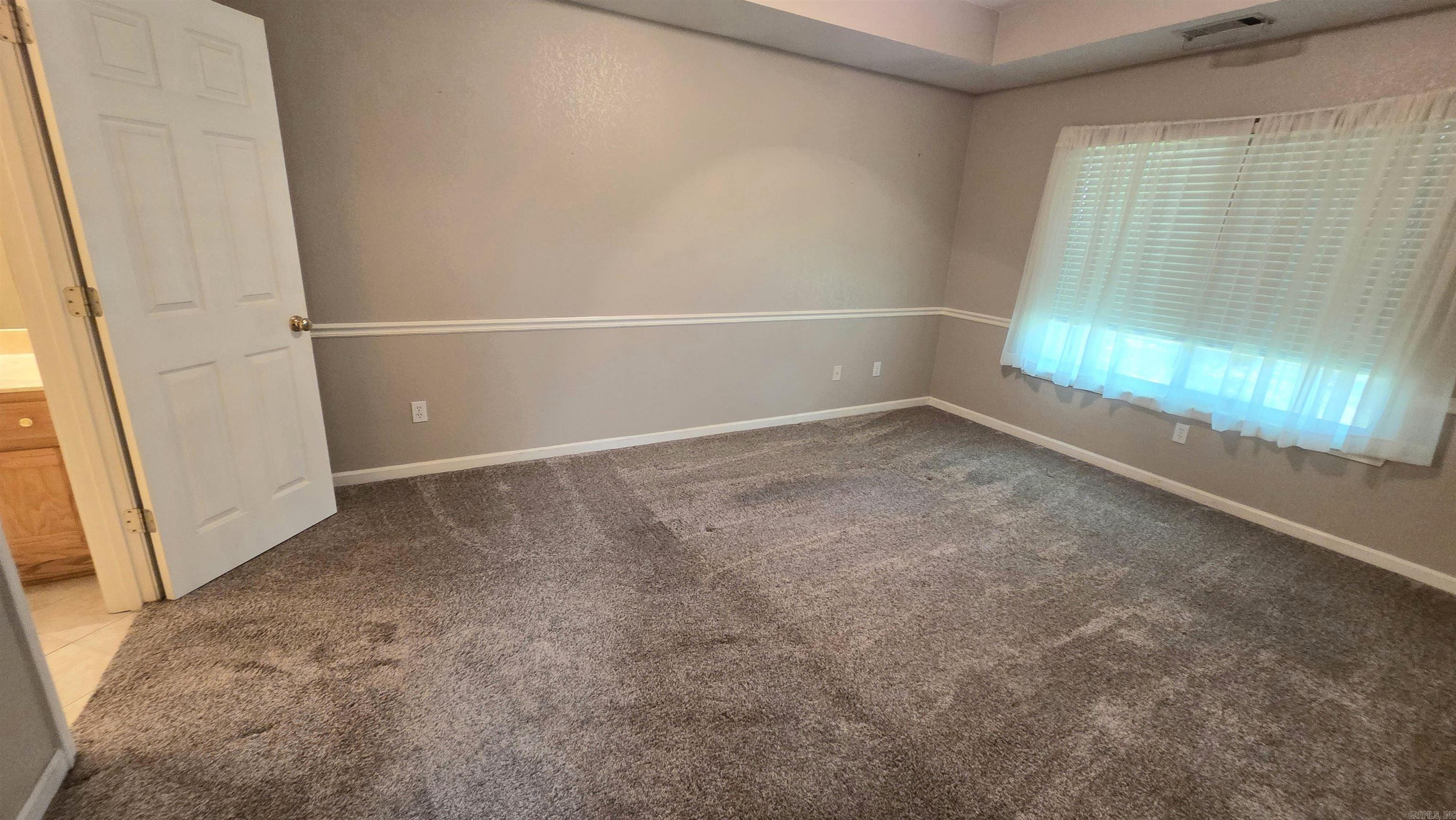 19 W Plaza Blvd Property Photo 9
