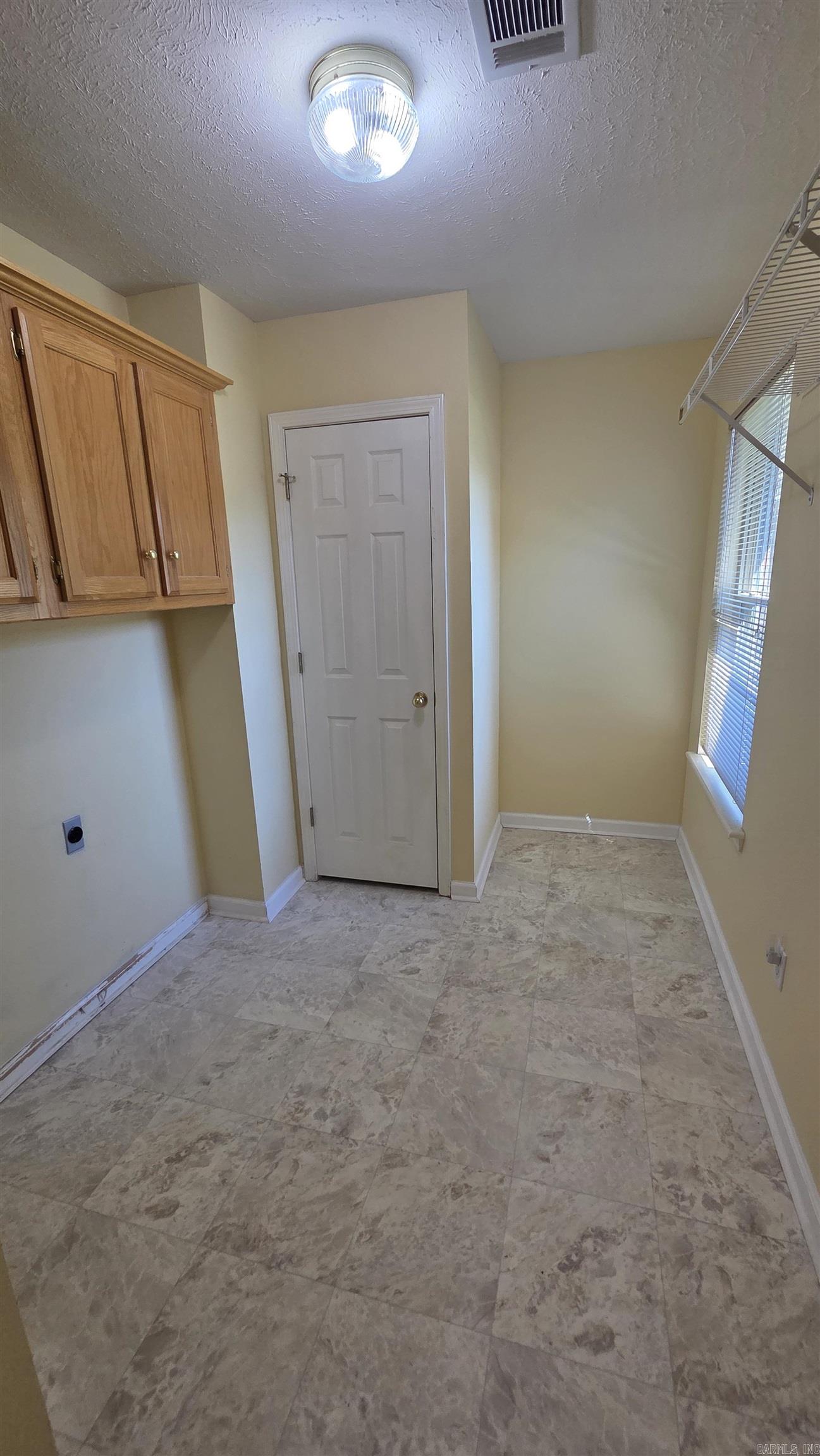19 W Plaza Blvd Property Photo 15