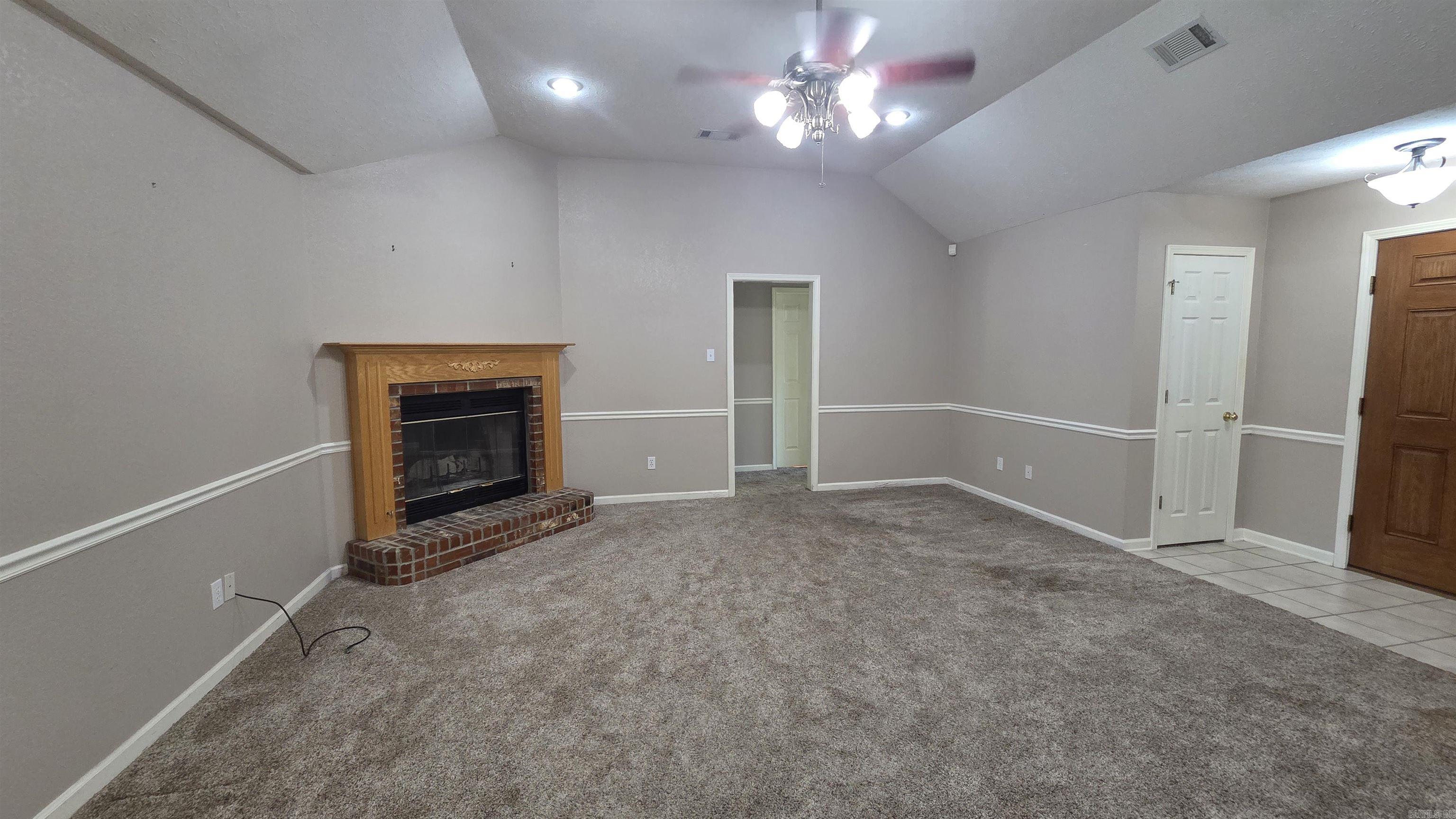 19 W Plaza Blvd Property Photo 16