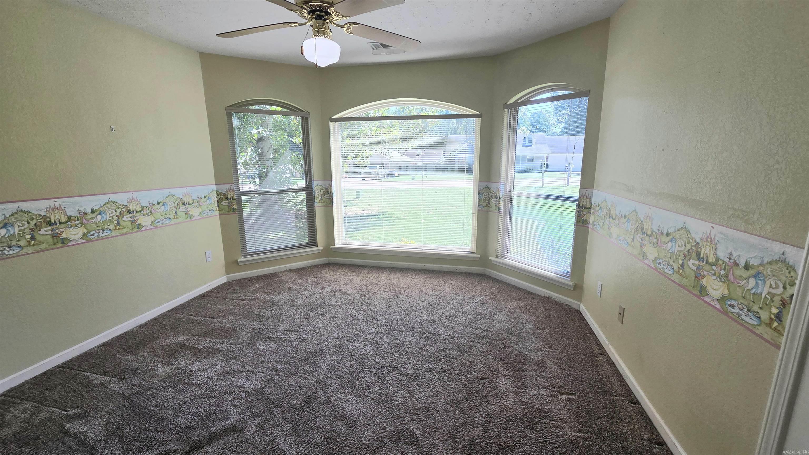 19 W Plaza Blvd Property Photo 18