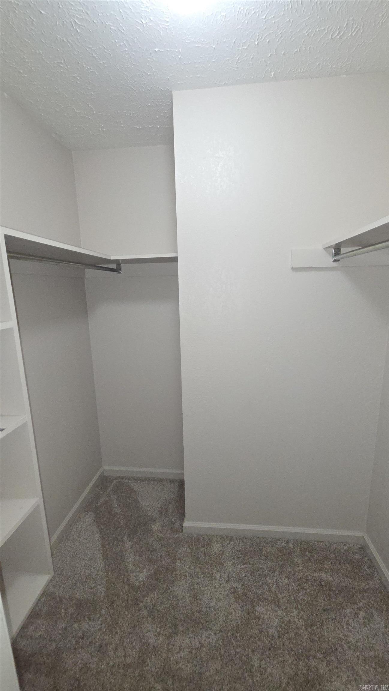 19 W Plaza Blvd Property Photo 19