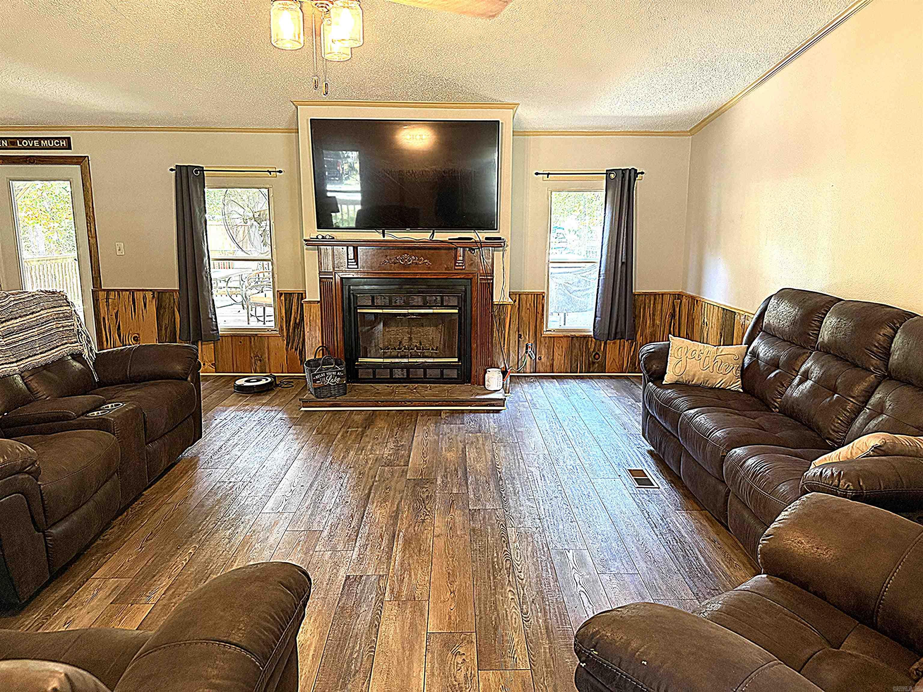 513 Wagon Circle Property Photo 9
