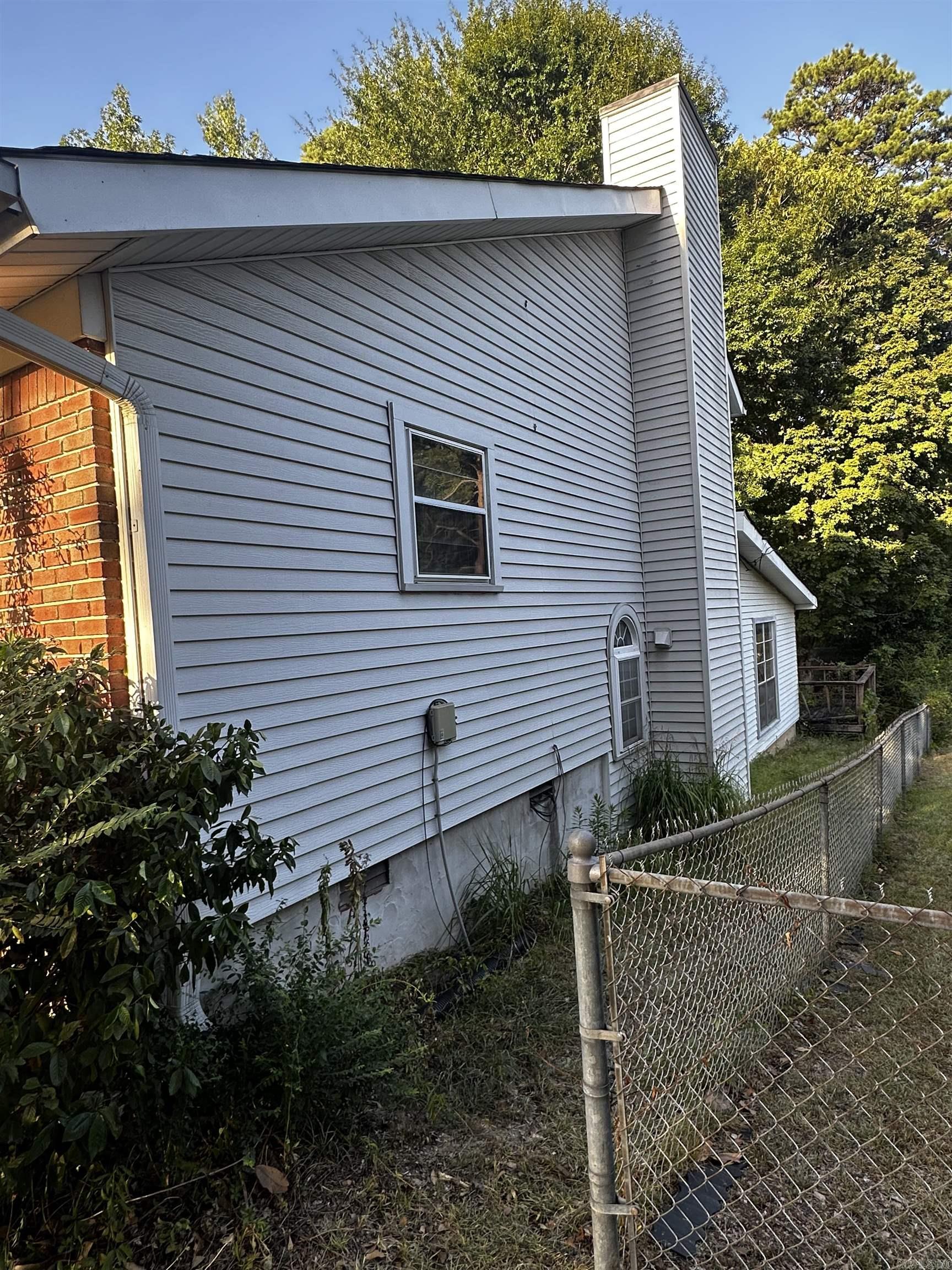 805 Newcomb Property Photo 3